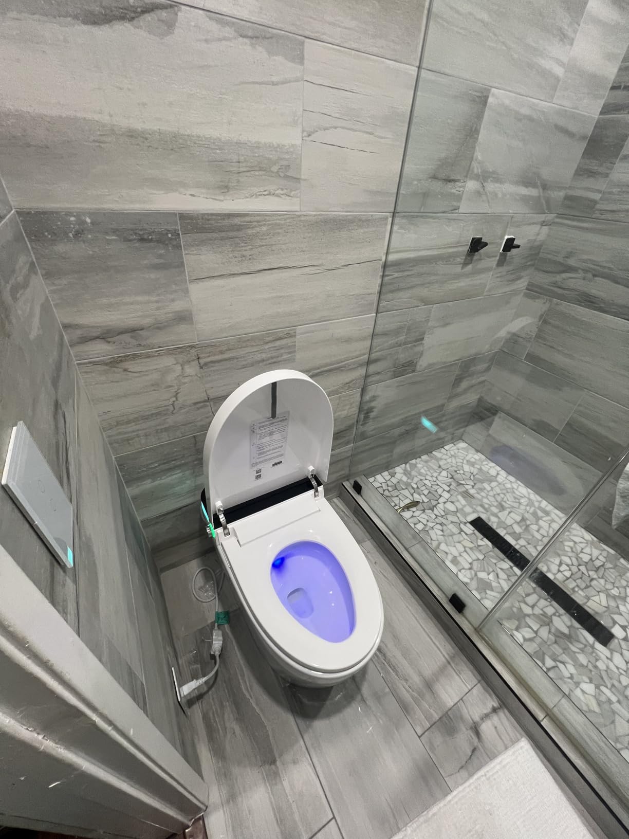 TDH Luxury Smart Bidet Toilet, Bidet Toilet with Larger LED Display, One Piece Toilet with Heated Bidet Seat, Leave Seat Auto Flushing, Foot Sensor Operation & Night Light customer photo 1
