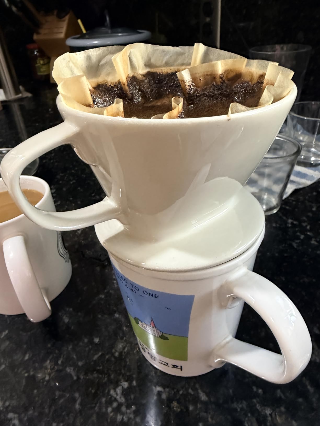 Mongdio Pour Over Coffee Maker, Ceramic Pour Over Dripper, Coffee Pour Over with 3 Holes Flat Bottom, Coffee Accessories for Home, Size 02 Black customer photo 1