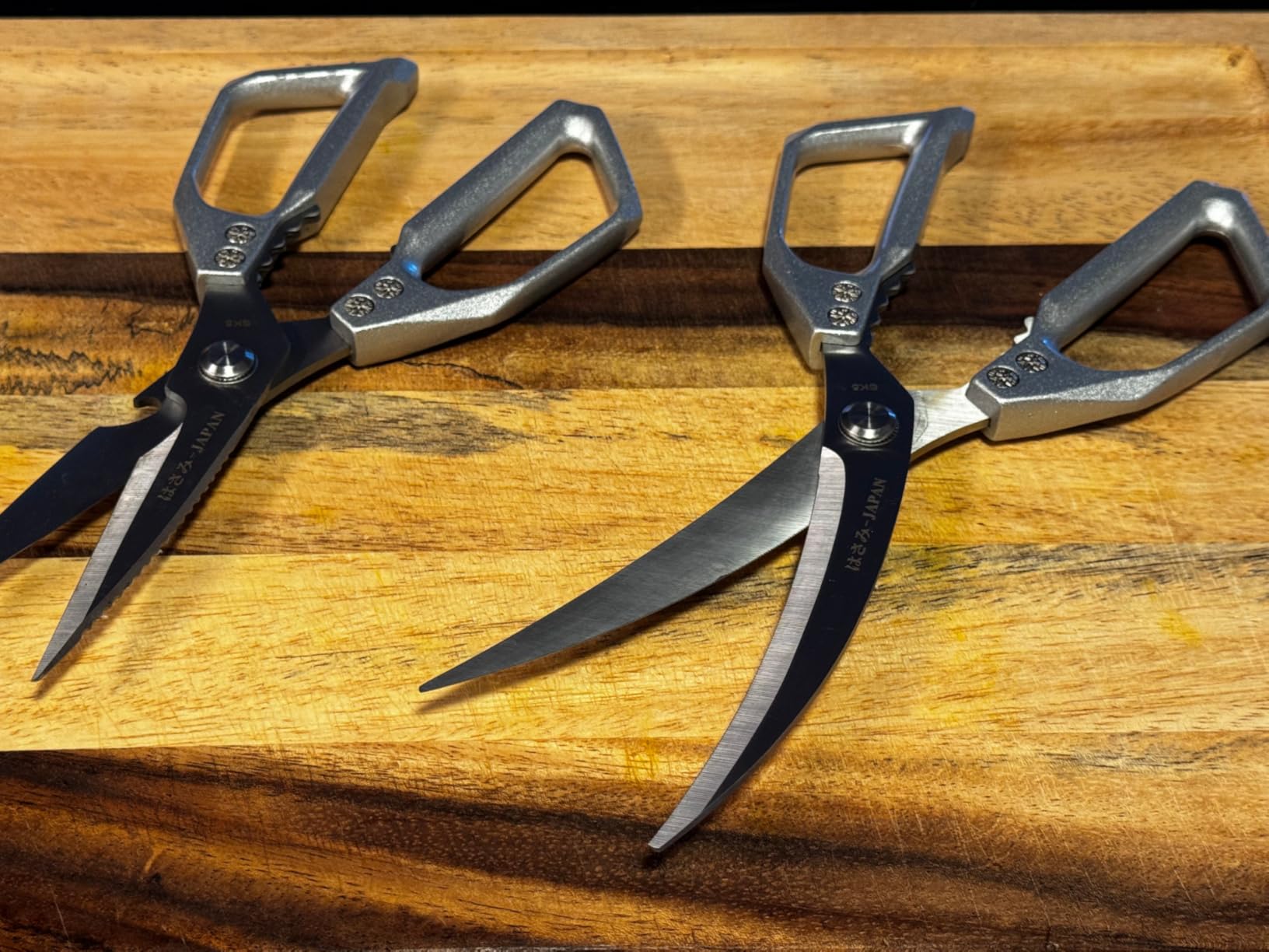 HUUSK Kitchen Scissors and Cooking Tong Set - Silver Kitchen Shears for Food with Stainless Steel BBQ Tongs, Japanese Style Dishwasher Safe Meat Scissors for All Purpose, Gifts for Men Women customer photo 1