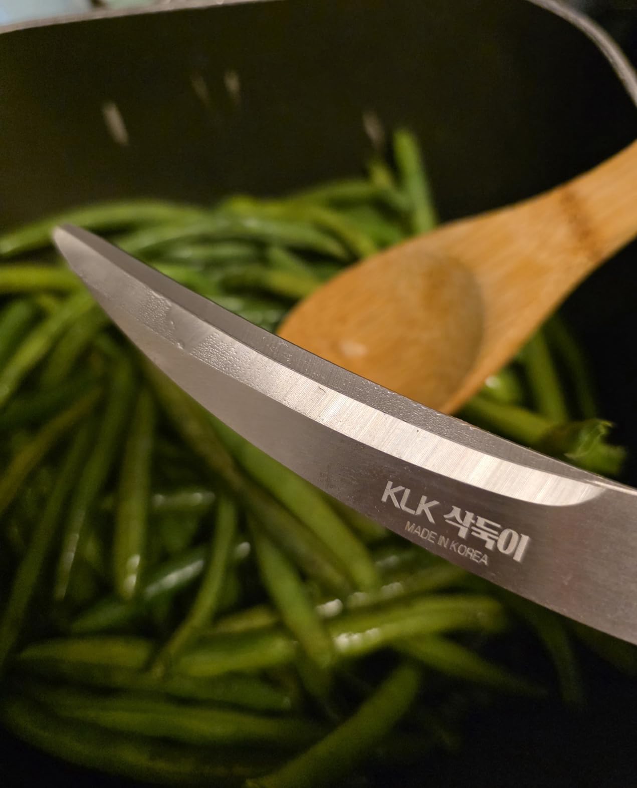 Made in Korea, Korean Barbecue Scissors, Meat, Chicken, Vegetables, High Strength Stainless Steel Grip-Excellent Barbecue Scissors (Korean BBQ Scissors) customer photo 1