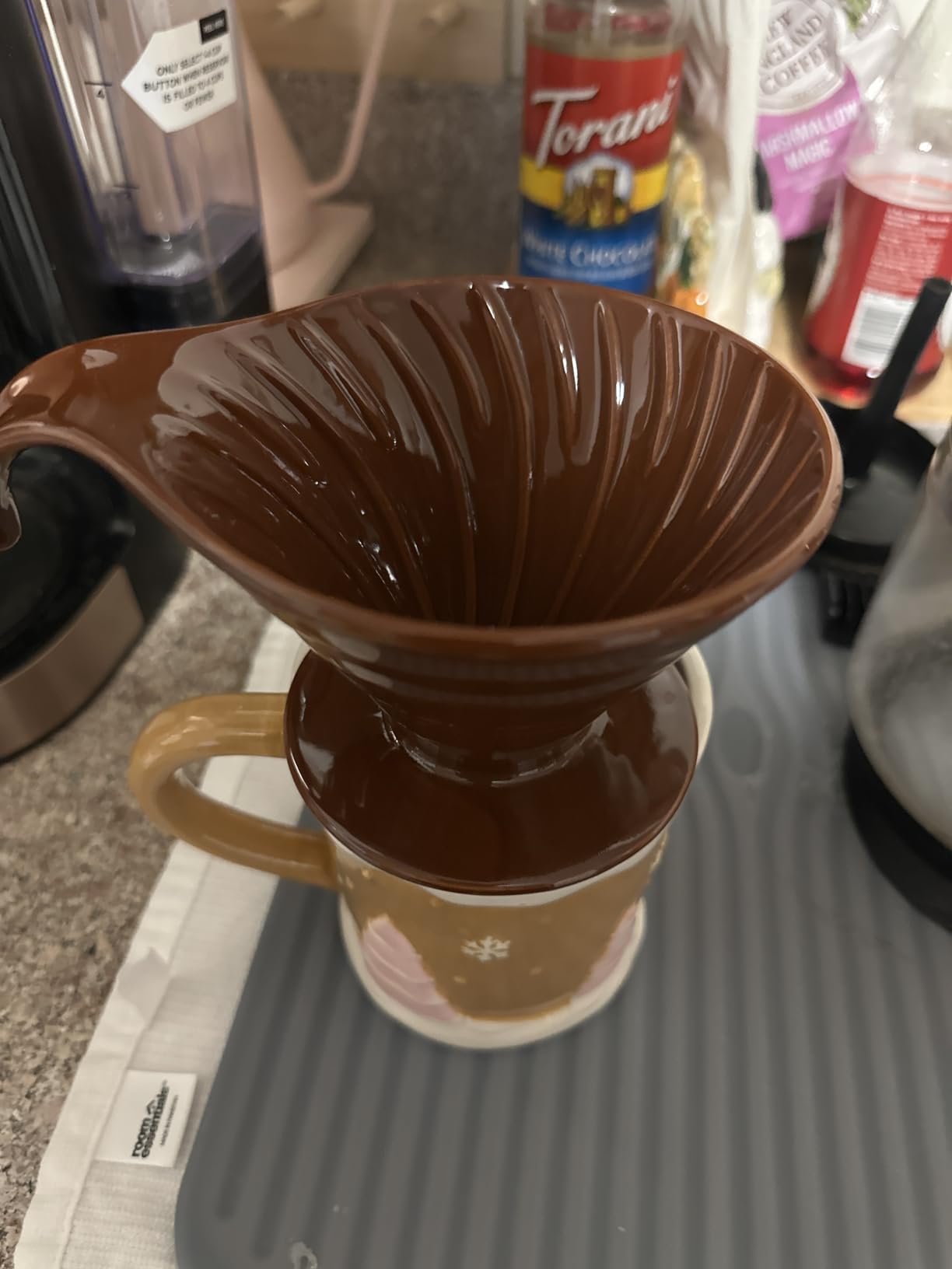 Mongdio Pour Over, Ceramic Coffee Pour Over, Reusable Porcelain Portable Pour Over Coffee Maker with 40pcs Paper Filter, For Home,Coffee customer photo 2