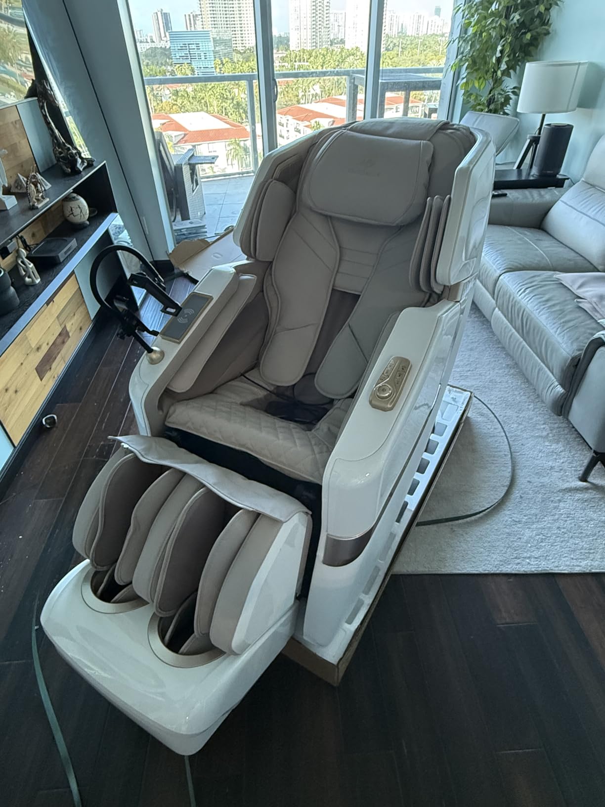KoziSense KZ-313 2026 Heated Jade Roller Massage Chair Full Body, Deep Zero Gravity SL-Track with Heat, 12 Auto Modes, 6 Custom Programs, Backlit Touch Screen, Voice Control, Wireless Charger customer photo 1