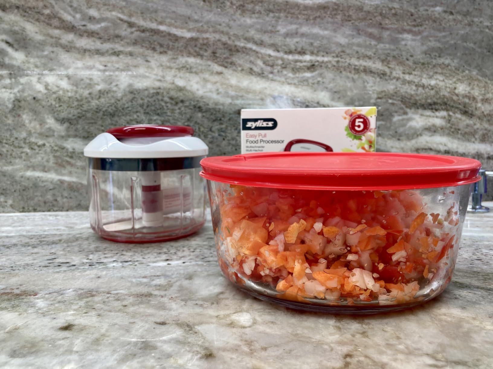 Zyliss Easy Pull Food Chopper and Manual Food Processor - Hand-Held Slicer & Dicer for Fruits & Vegetables - Easy Pull Manual Food Chopper - Cooking Gadgets & Kitchen Essentials - Easy Pull 3.0 customer photo 1