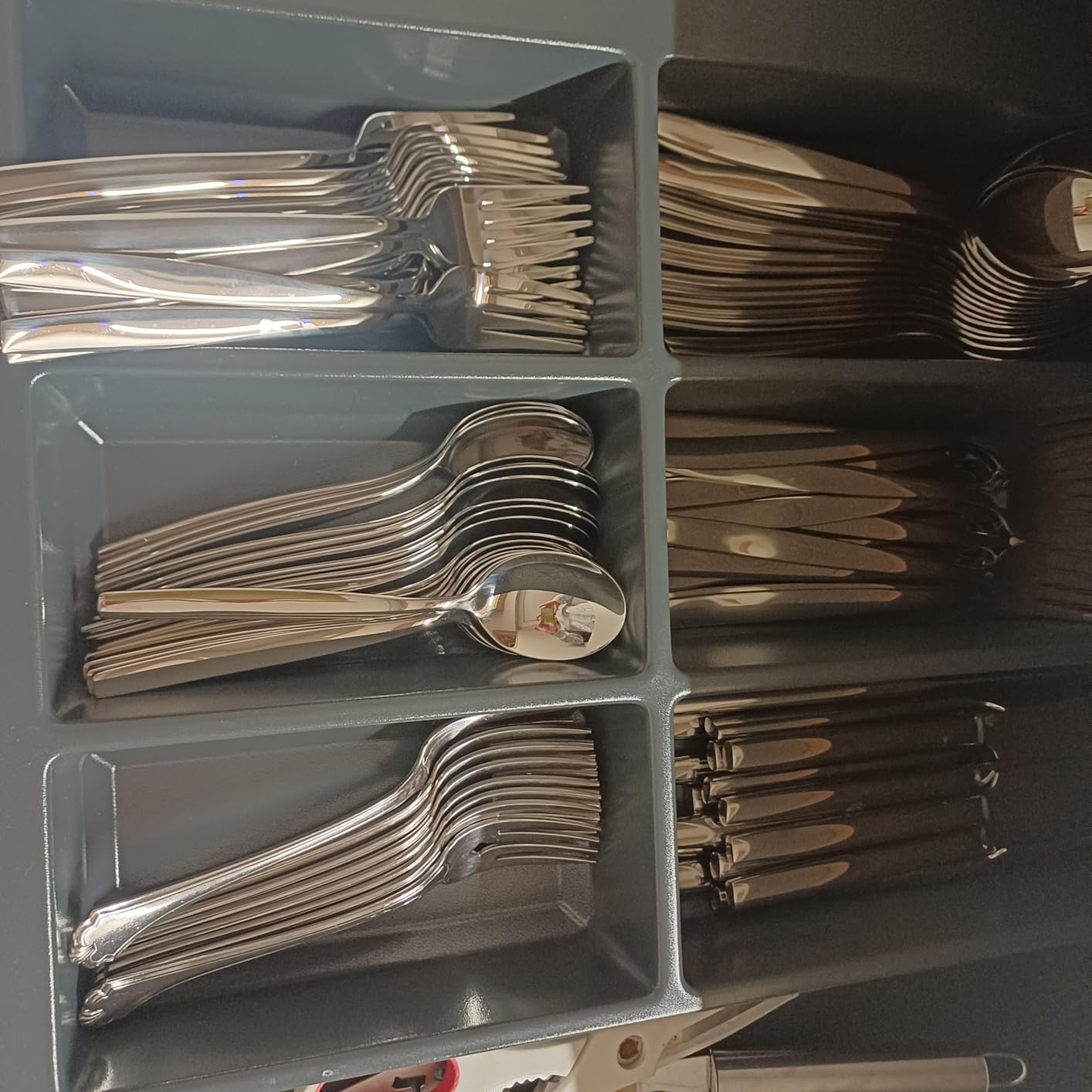 60-Piece Silverware Set for 12, 18/10 Stainless Steel Flatware Set, Silverware Korean Round Spoons Forks and Knives Set, Dishwasher Safe, Modern & Minimalist customer photo 1