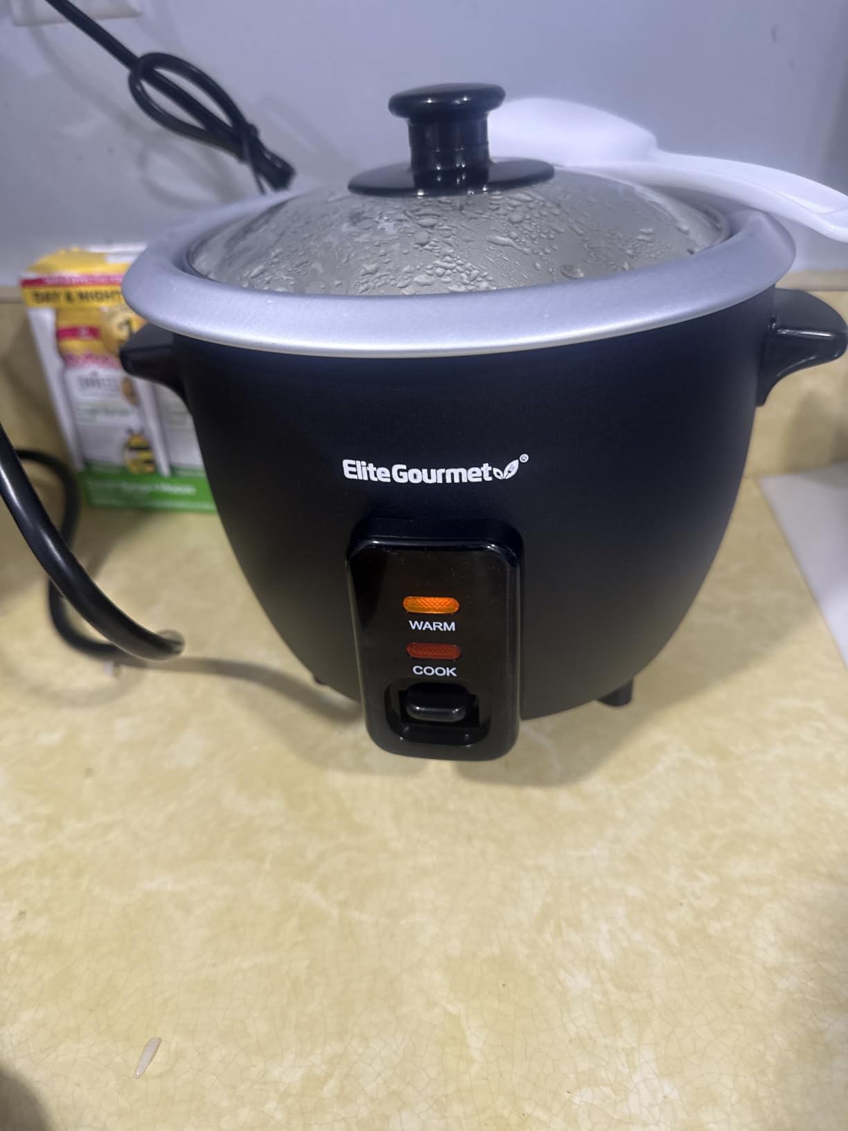 Elite Gourmet ERC003BX Electric Rice Cooker with Automatic Keep Warm Makes Soups, Stews, Grains, Hot Cereals, 6 Cups Cooked (3 Cups Uncooked), Black customer photo 2
