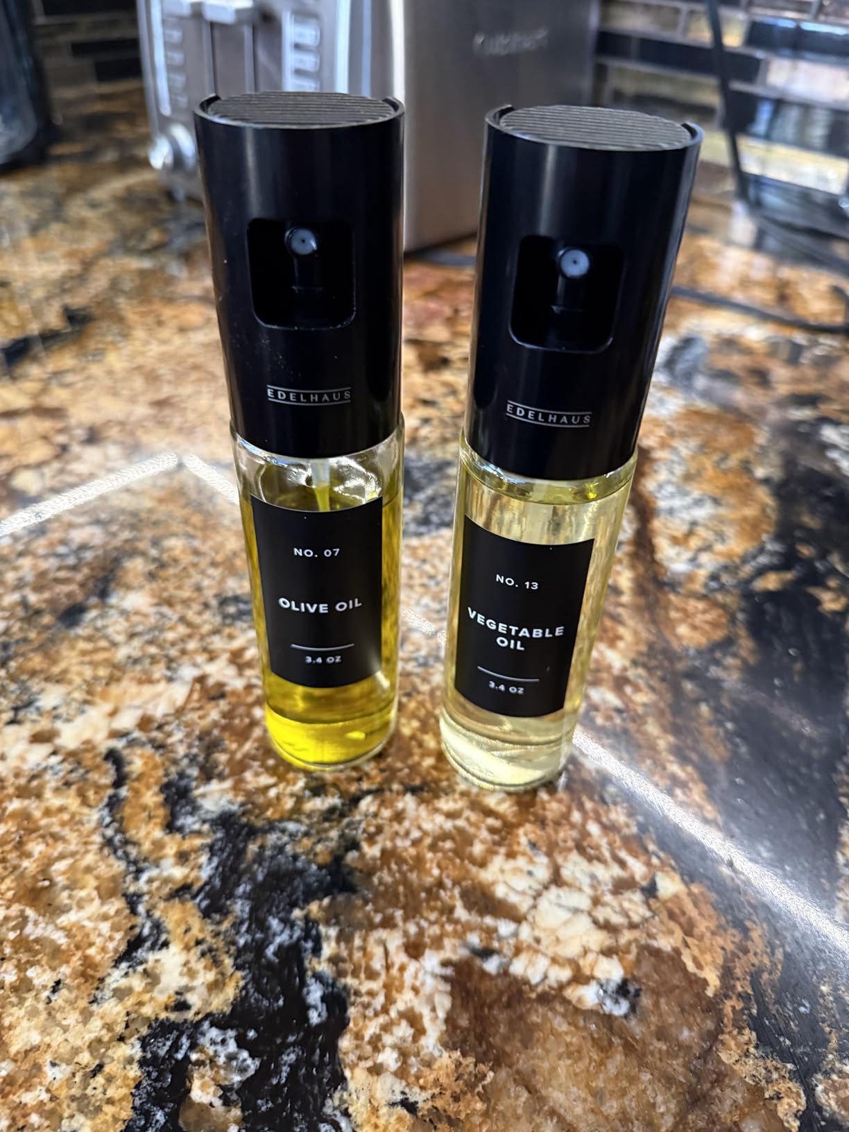 EDELHAUS Oil Sprayer Set of 2 - Oil Spray Bottle Made of Stainless Steel & Glass, for Healthy Cooking, Sprayer for Precise Dosage, for Cooking Oil & Vinegar Including 20 Labels, Funnel customer photo 2