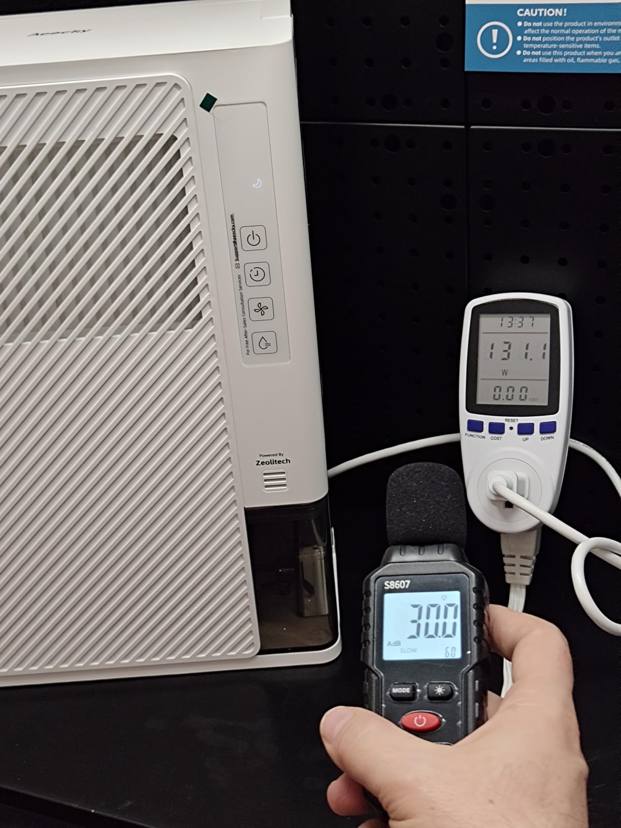 AEOCKY 1000 Sq.Ft Rotary Desiccant Dehumidifier, 85oz Water Tank, Never Frost, Small dehumidifier for Bedroom, Bathroom, Closet, RV, Room, with Drain Hose, Intelligent Humidistat, Quiet (White) customer photo 2