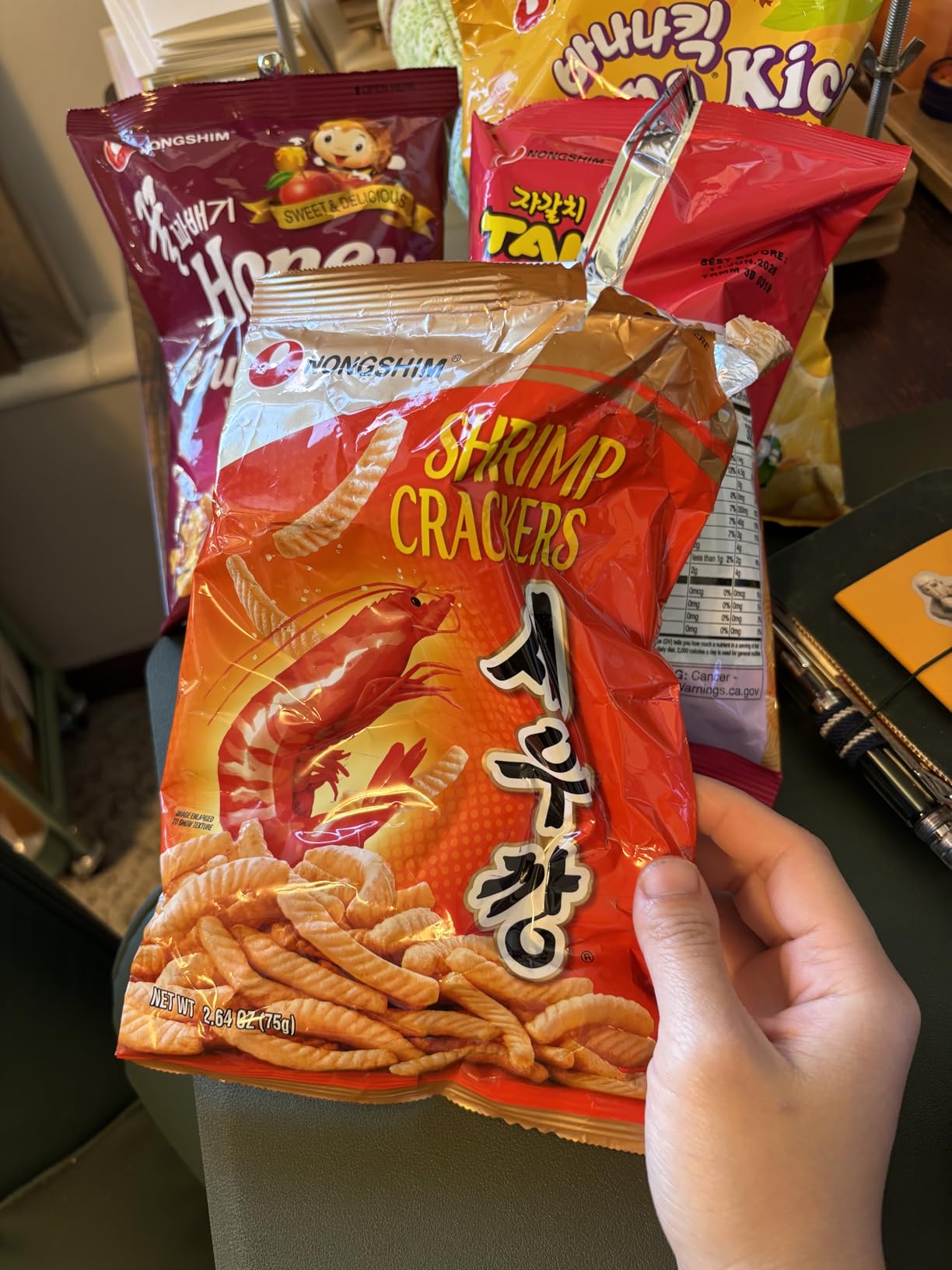 Nongshim Korean Variety Snack Pack, Original Shrimp Crackers, Honey Twist Snack, Banana Kick, Tako Chips, Variety Pack, Snacks for Kids, Sport Event Essential, Korean Snacks (Pack of 4) customer photo 2