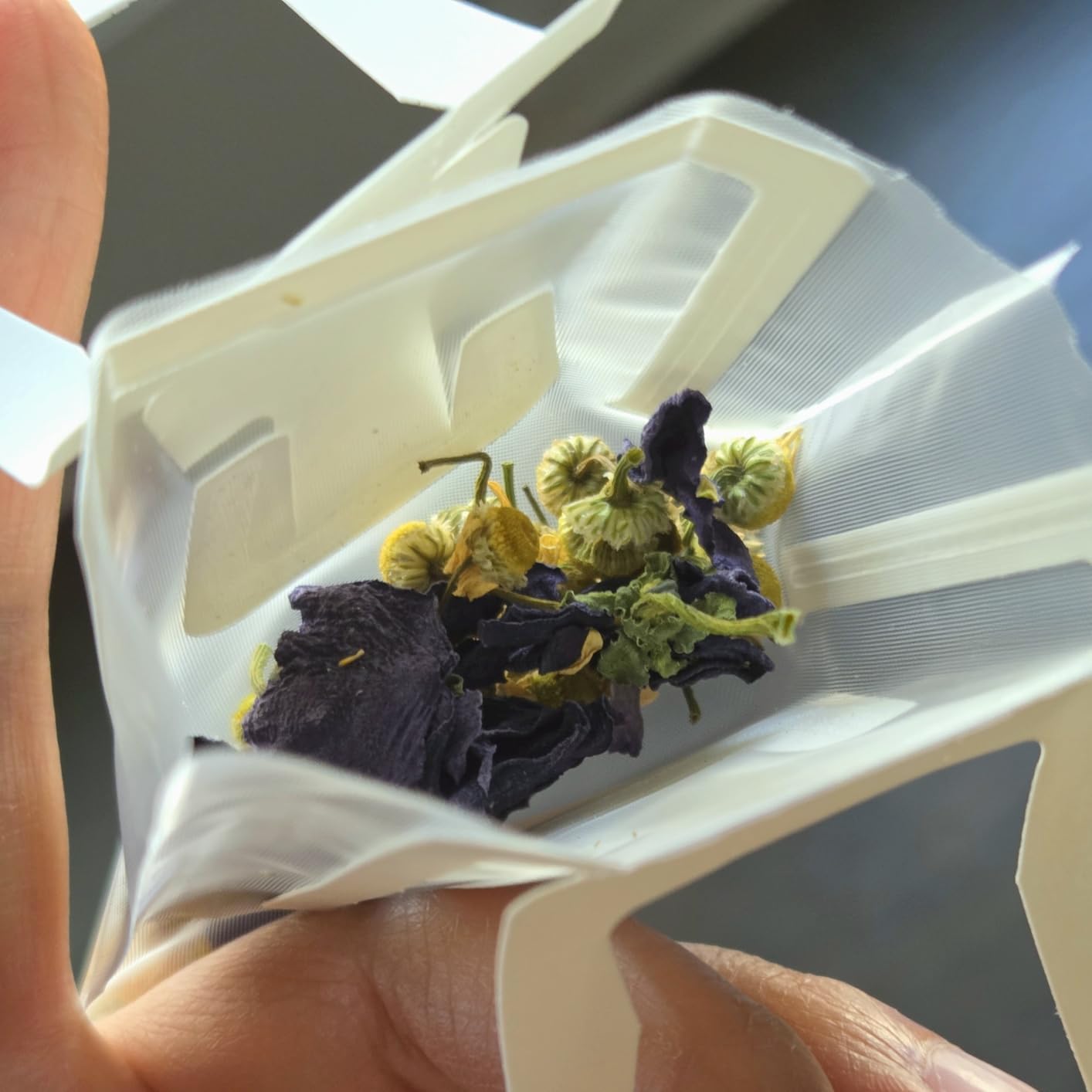 Korean Food Premium Flower Tea Gift Set Sinsaimdang Edition 10 Tea Bags | Organic caffeine-free flower tea gift set with 10 drip tea bags in assorted floral and herbal blends customer photo 1