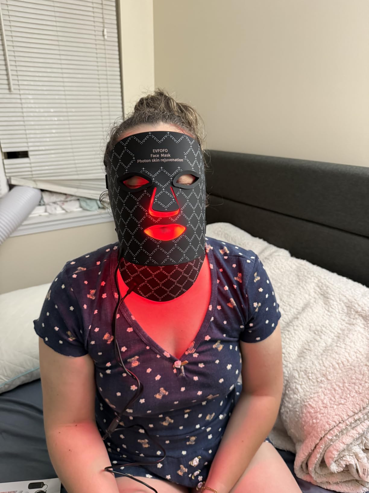 EVFOFO 7-Color LED Red Light Mask with 630nm & 850nm NIR - Red Light Therapy for Face and Neck, Promotes Refined Skin, Clarifies Blemishes & Smooths Fine Lines for Home, Work & Rest customer photo 1