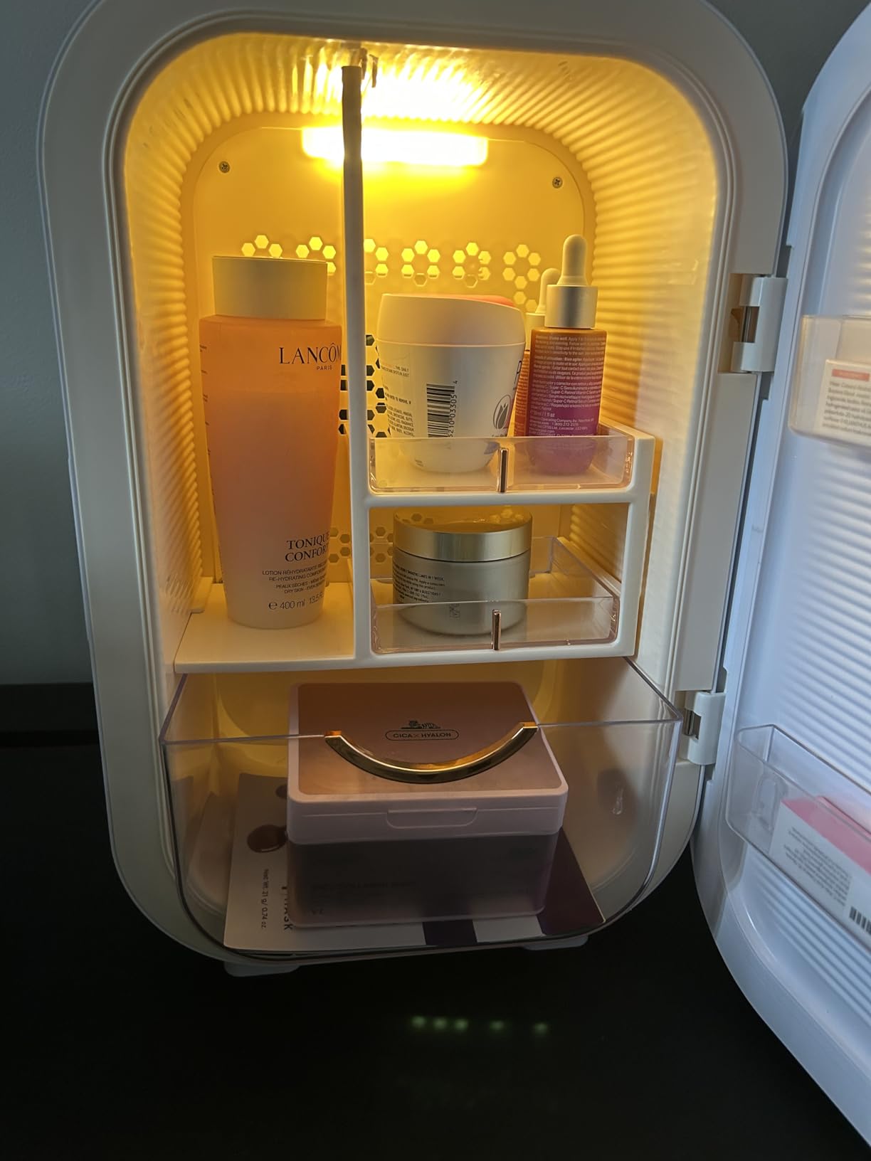 Kikihouse 22L Mini Skincare Fridge, Beauty Fridge for Cosmetic Storage, 44°F Intelligent Temperature Control, Personal Small Makeup Refrigerator for Bedroom, Dorm customer photo 2