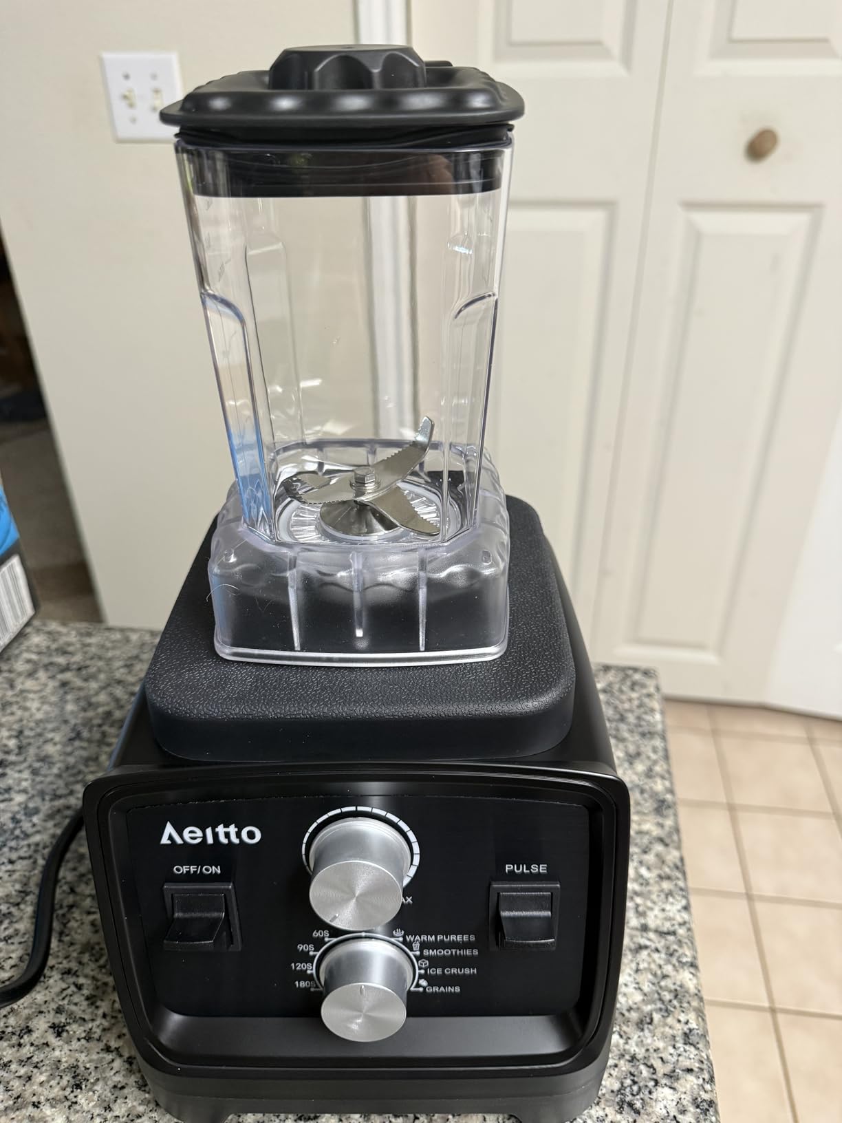 Aeitto Blenders for Kitchen with 1800W Motor, 68Oz. Large Capacity, 2-in-1 Blender & Grinder Combo, BPA-Free Countertop Professional Blender for Smoothies, Ice Crush, Frozen Drinks, Silver customer photo 1