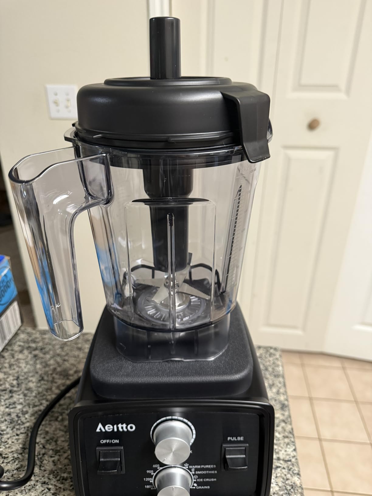 Aeitto Blenders for Kitchen with 1800W Motor, 68Oz. Large Capacity, 2-in-1 Blender & Grinder Combo, BPA-Free Countertop Professional Blender for Smoothies, Ice Crush, Frozen Drinks, Silver customer photo 2