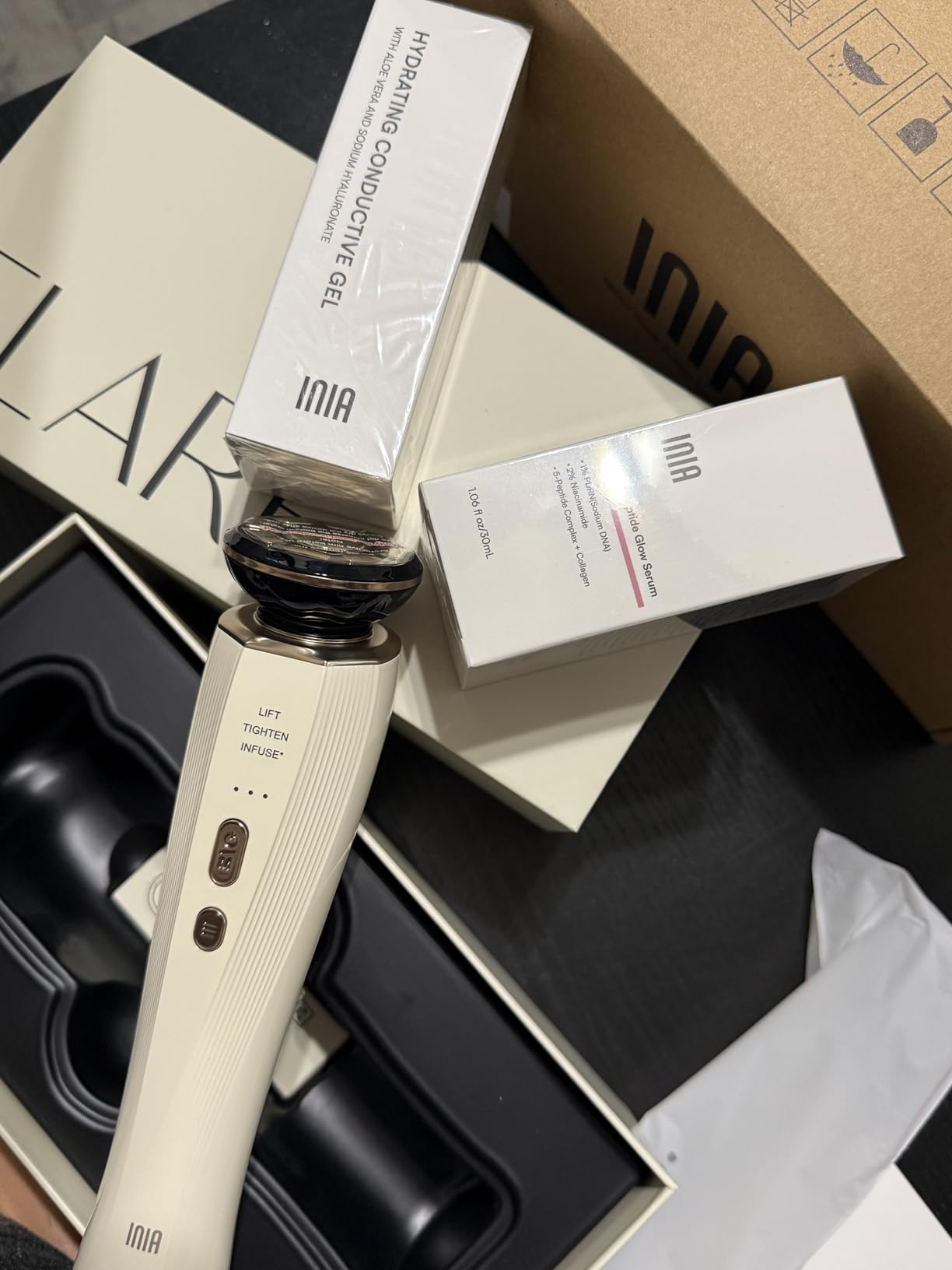 INIA Flare 3-in-1 Microcurrent Facial Device Red Light Therapy with Heat & Vibration for Skincare Puffiness, Firming, Smoothing customer photo 2