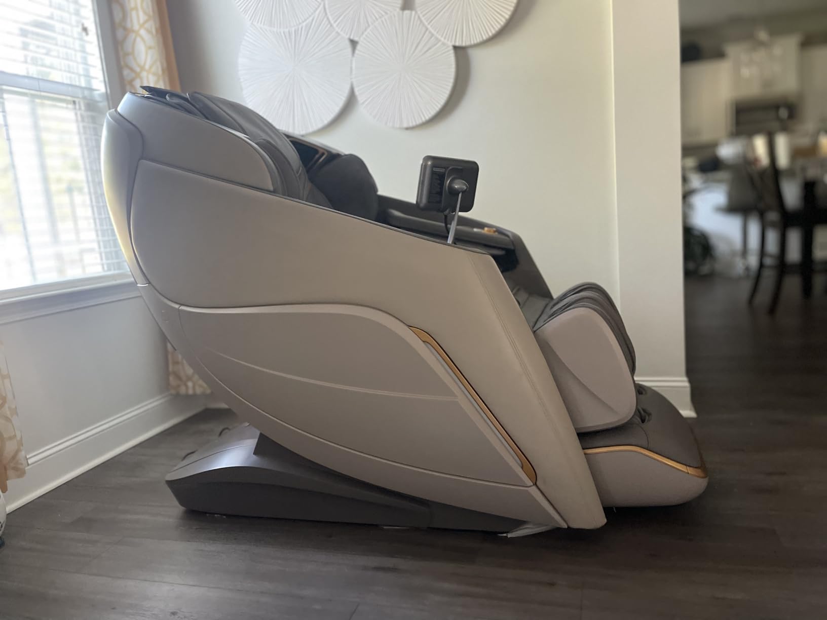 Alfine A860 Full Body 4D Massage Chair - Intelligent Health Detection, Dual-Core System, Zero Gravity Recline, Premium Leather, Customizable Programs, Smartphone Control (Black) customer photo 2
