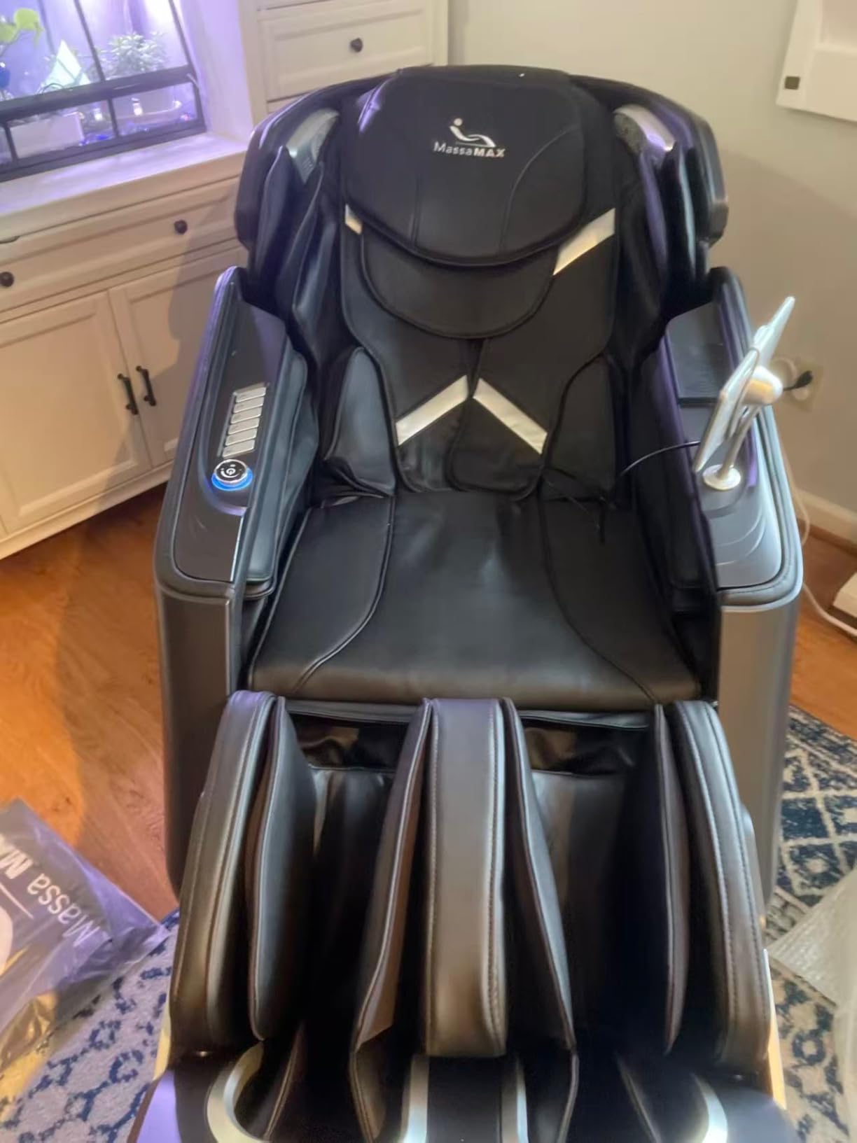 MassaMAX A675 4D Full Body Massage Chair, 172° Flex-SL Track, Calf Kneading | Auto footrest, Yoga stretch, 22 modes, body scan, 172° zero gravity, wireless and USB charging, lumbar and calf heat comfort. customer photo 1