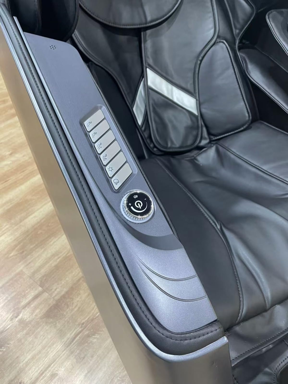 MassaMAX A675 4D Full Body Massage Chair, 172° Flex-SL Track, Calf Kneading | Auto footrest, Yoga stretch, 22 modes, body scan, 172° zero gravity, wireless and USB charging, lumbar and calf heat comfort. customer photo 2
