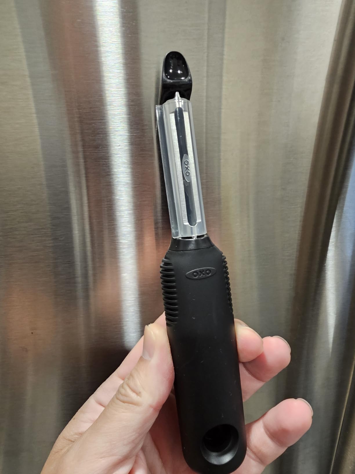OXO Good Grips Swivel Vegetable Peeler with Soft Comfortable Handle - Black | Soft Non-Slip Grip on Handle, Built-in Potato Eye Remover, Rust Proof, Peels Vegetables and Fruits with Ease customer photo 1