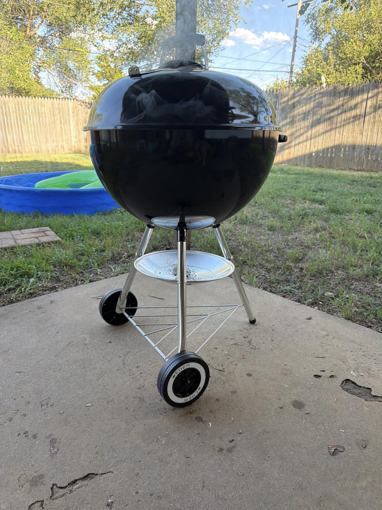 Weber Original Kettle Charcoal Grill, 22-Inch, Black, Classic Outdoor BBQ Grill with One-Touch Cleaning System & Precise Temperature Control Dampers customer photo 1