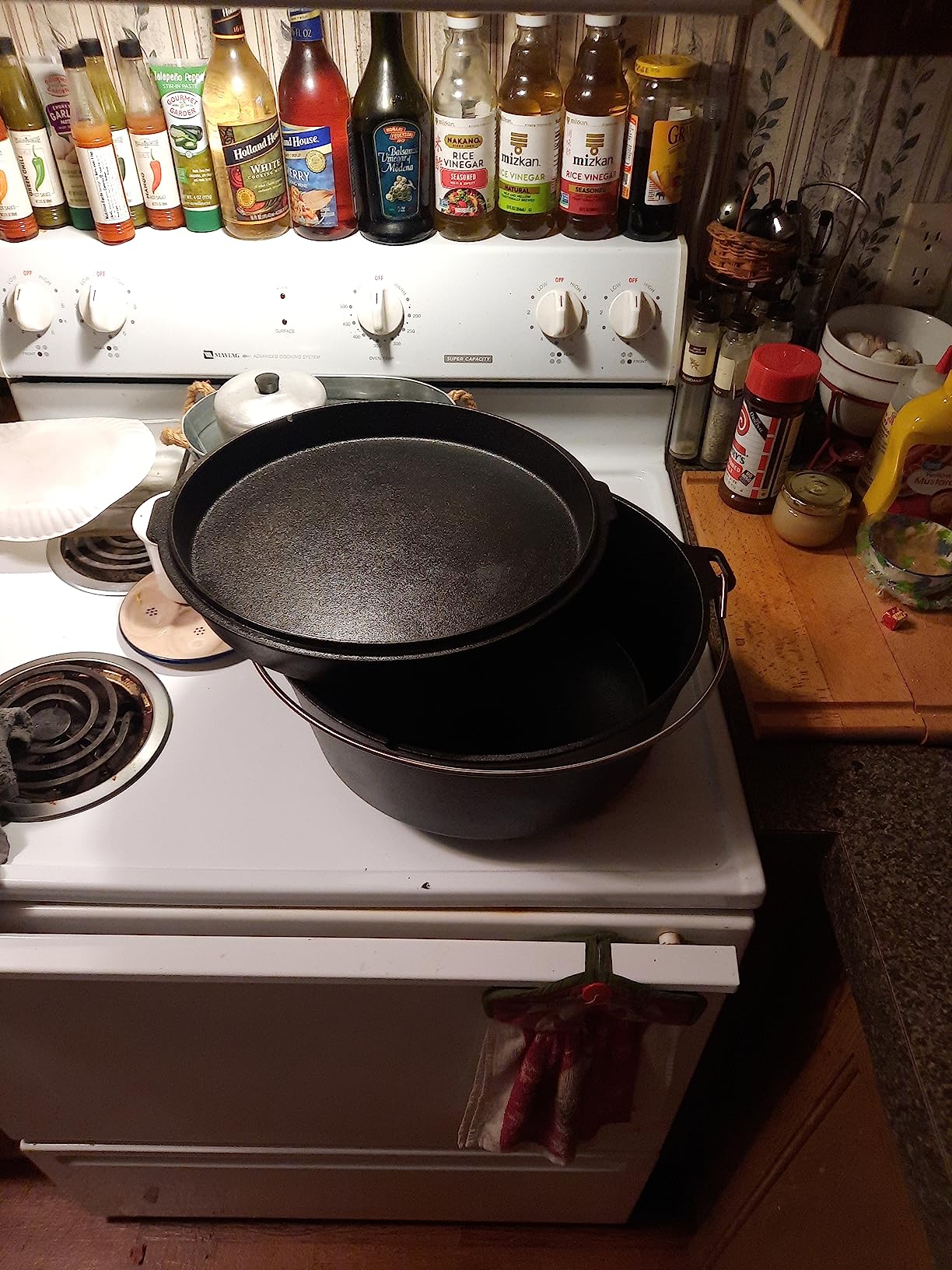 Camp Chef 14-inch Cast Iron Dutch Oven, Lid, and Lid Lifter customer photo 2