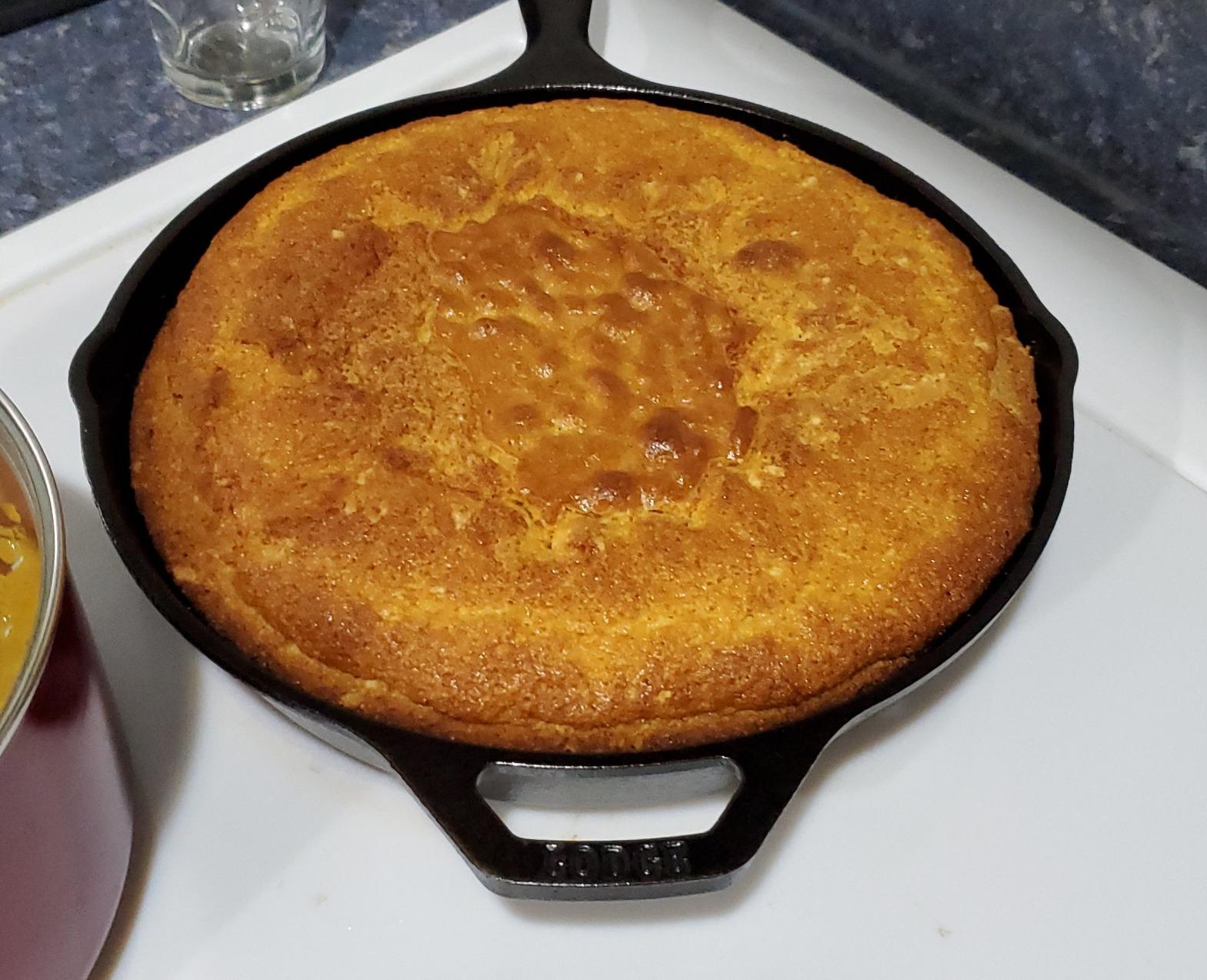 Lodge Pre-Seasoned Cast Iron Skillet, Easy-Grip Handle, 15 Inches | Non-Toxic & Naturally Non-Stick Cast Iron Pan, Compatible with Oven, Stove, Grill & Campfire, Made in USA customer photo 1