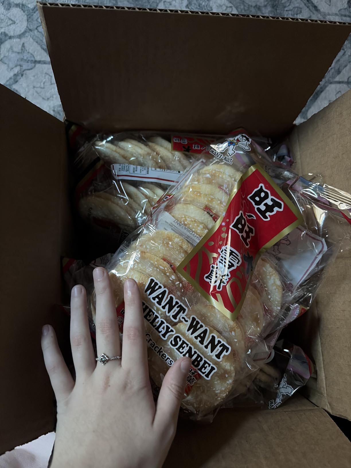 Want Want Big Shelly Shenbei Snowy Crispy Rice Cracker Biscuits - Sugar Glazed 5.30 oz. customer photo 2