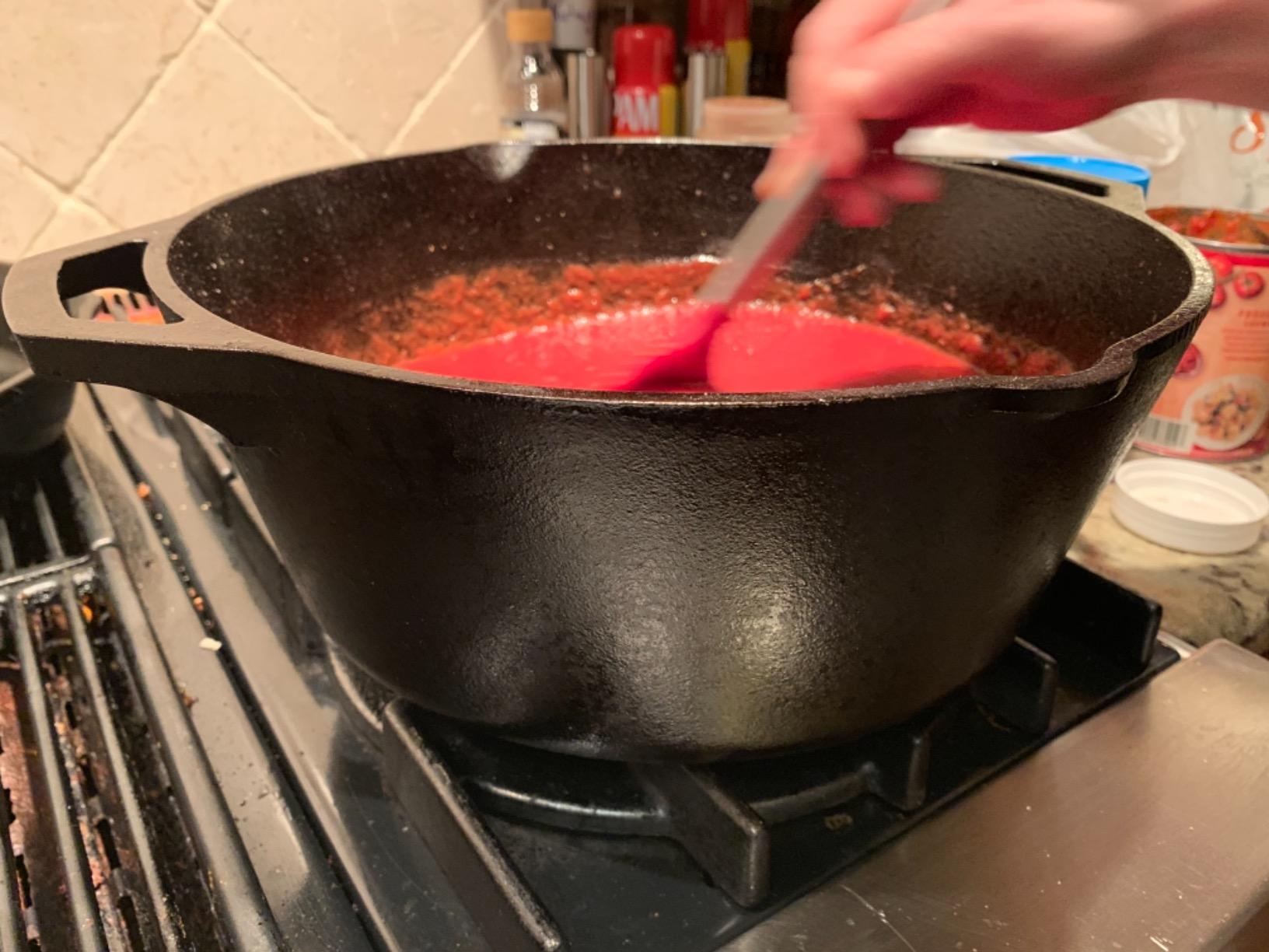 Lodge Cast Iron Dutch Oven with Loop Handle, Oven-Safe, 7 Quart | PFAS-Free & Non-Toxic Oven-Safe Cast Iron Dutch Oven with Loop Handle, Even Heat Retention Every Day customer photo 2