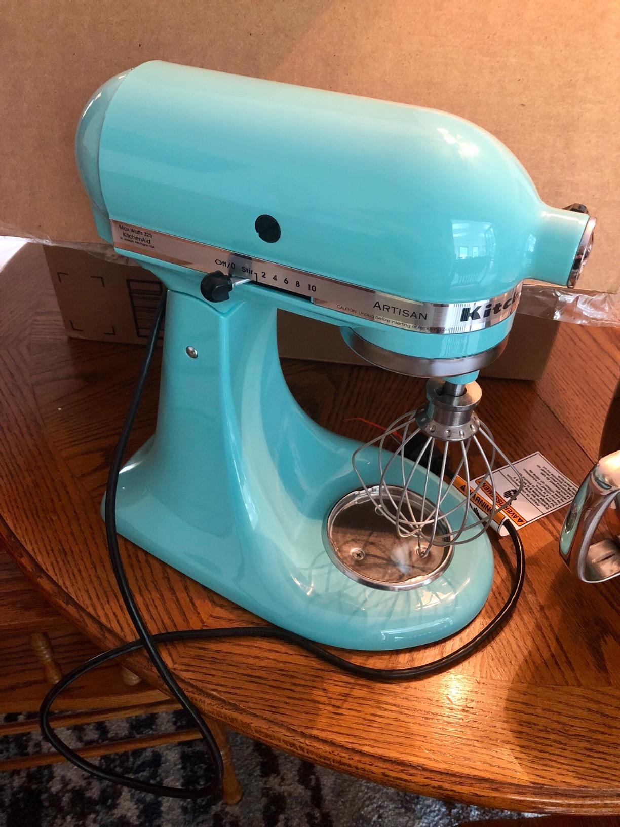 KitchenAid Artisan, 5-Qt Tilt Head Stand Mixer, KSM150PS, Contour Silver | Includes Pouring Shield for Mess-Free Mixing, 10 Speed Settings, Easily add Ingredients with the Tilt-Head Design customer photo 2