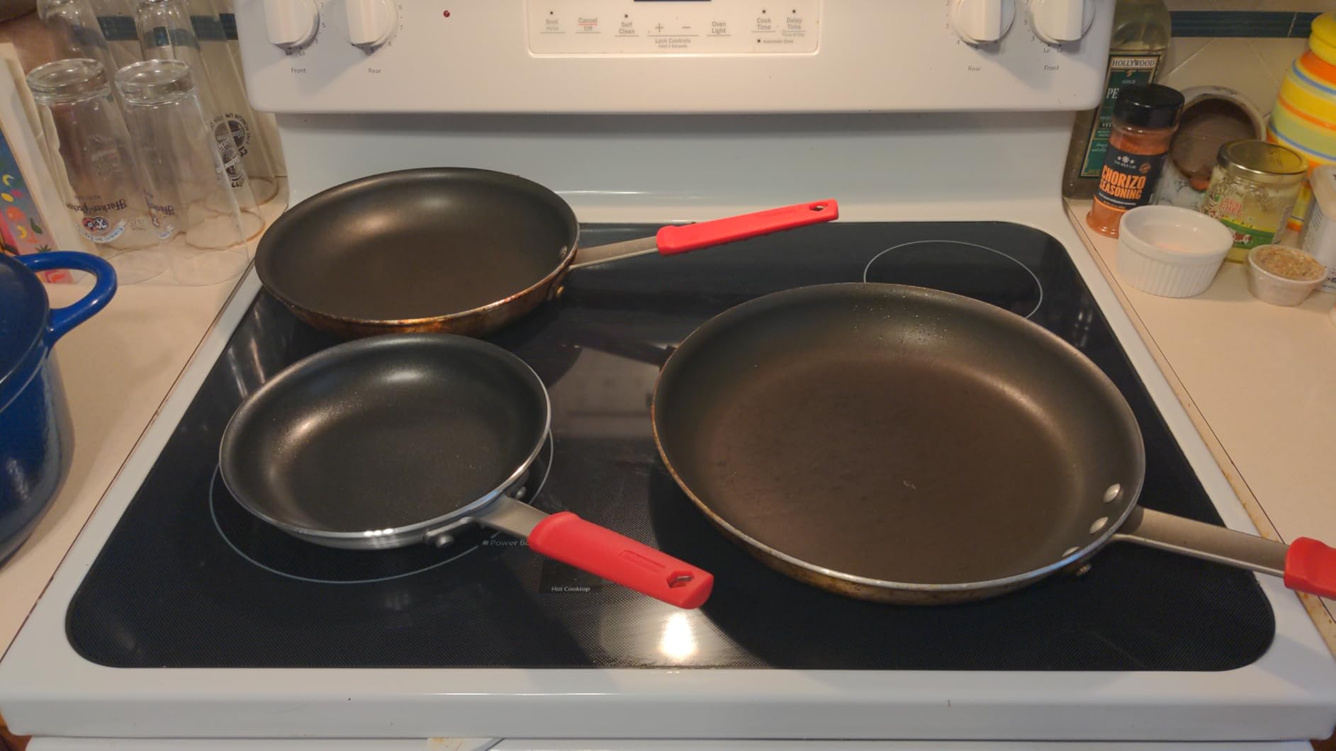 Tramontina Professional 12-Inch Non Stick Large Frying Pan | Heavy-Gauge Aluminum Skillet with Reinforced Nonstick Coating, Red Handle, Dishwasher and Oven Safe, Made in Brazil customer photo 2