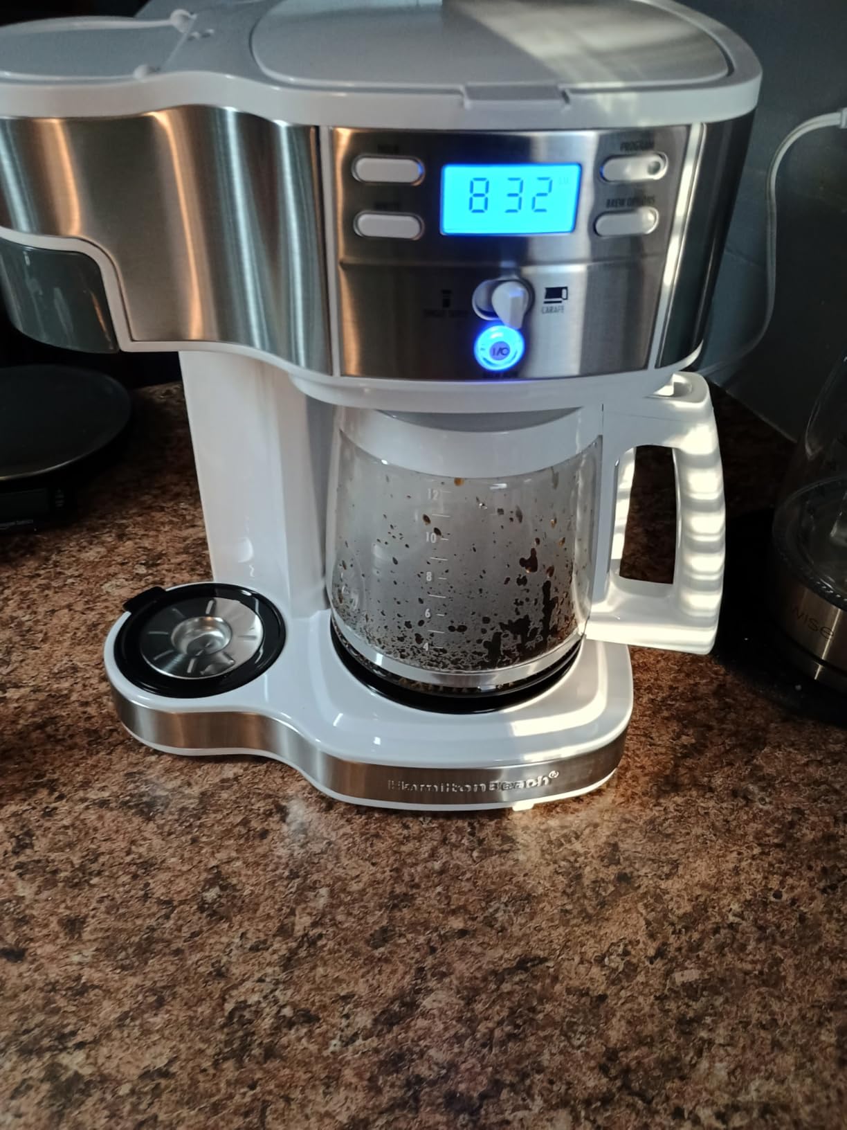 Hamilton Beach 2-Way Brewer Coffee Maker, Single-Serve and 12-Cup Pot, Black/Stainless Steel(49980A), Carafe customer photo 1