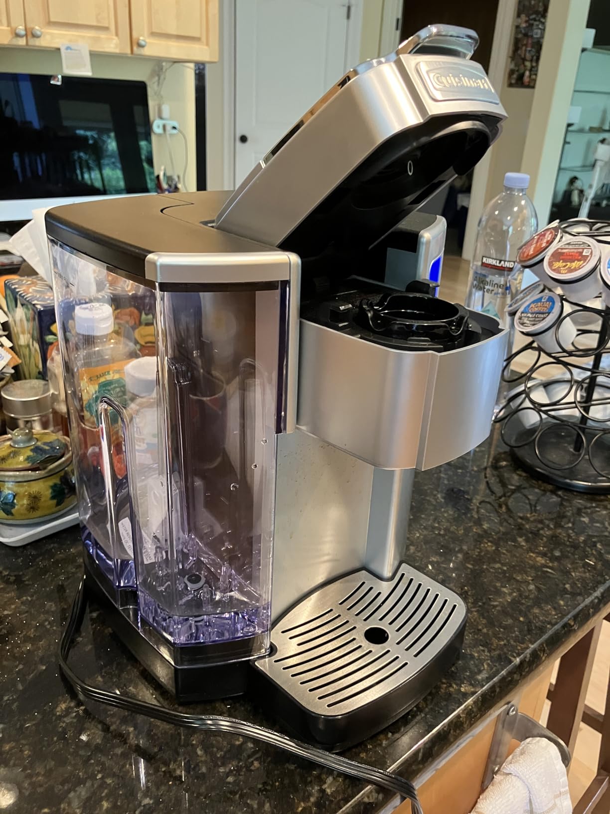 Cuisinart Coffee Maker, Single Serve 72-Ounce Reservoir Pod Coffee Machine, Programmable Brewing & Hot Water Dispenser, 5 Cup-Size Settings, Stainless Steel, SS-10P1, Silver customer photo 1