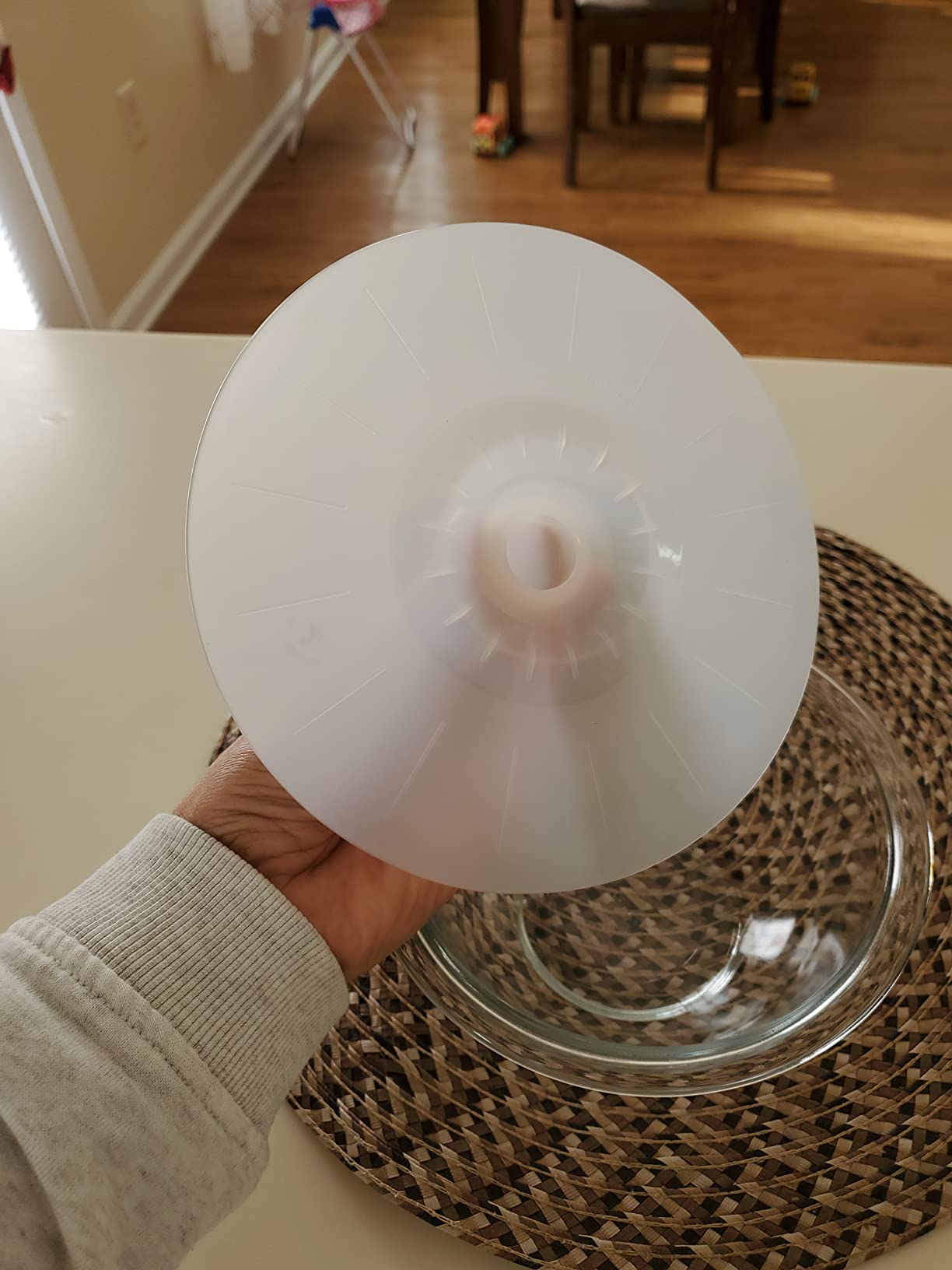 Silicone Bowl Lids White, Set of 5 Reusable Suction Seal Covers for Bowls, Pots, Cups. Food Safe. Natural grip, interlocking handles for easy use and storage. customer photo 1