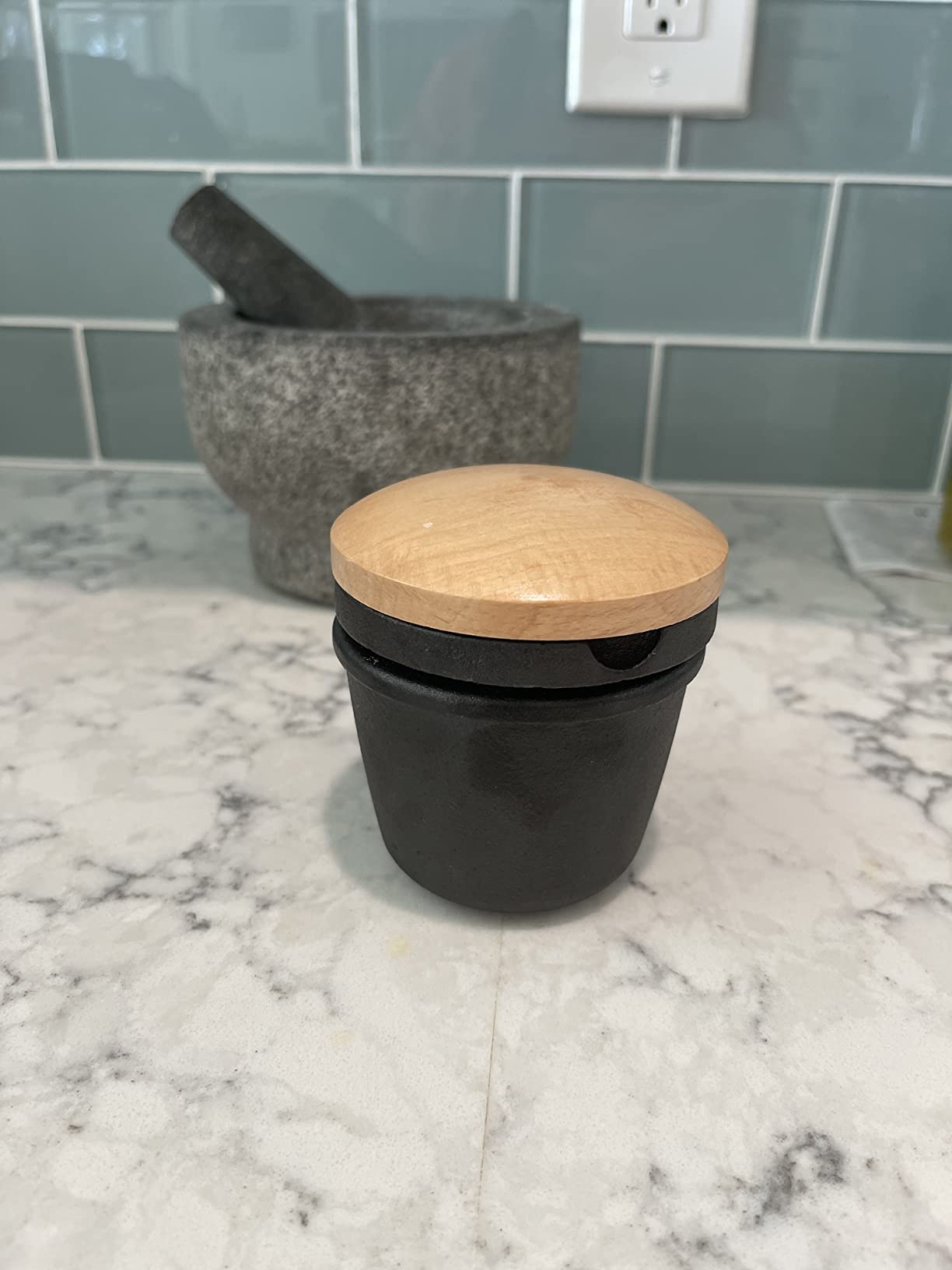 Zassenhaus Cast Iron Spice Grinder Set with Beech Wood Lid, Spice Mill, Herb and Seed Grinder, 3 Inches (Black) customer photo 1