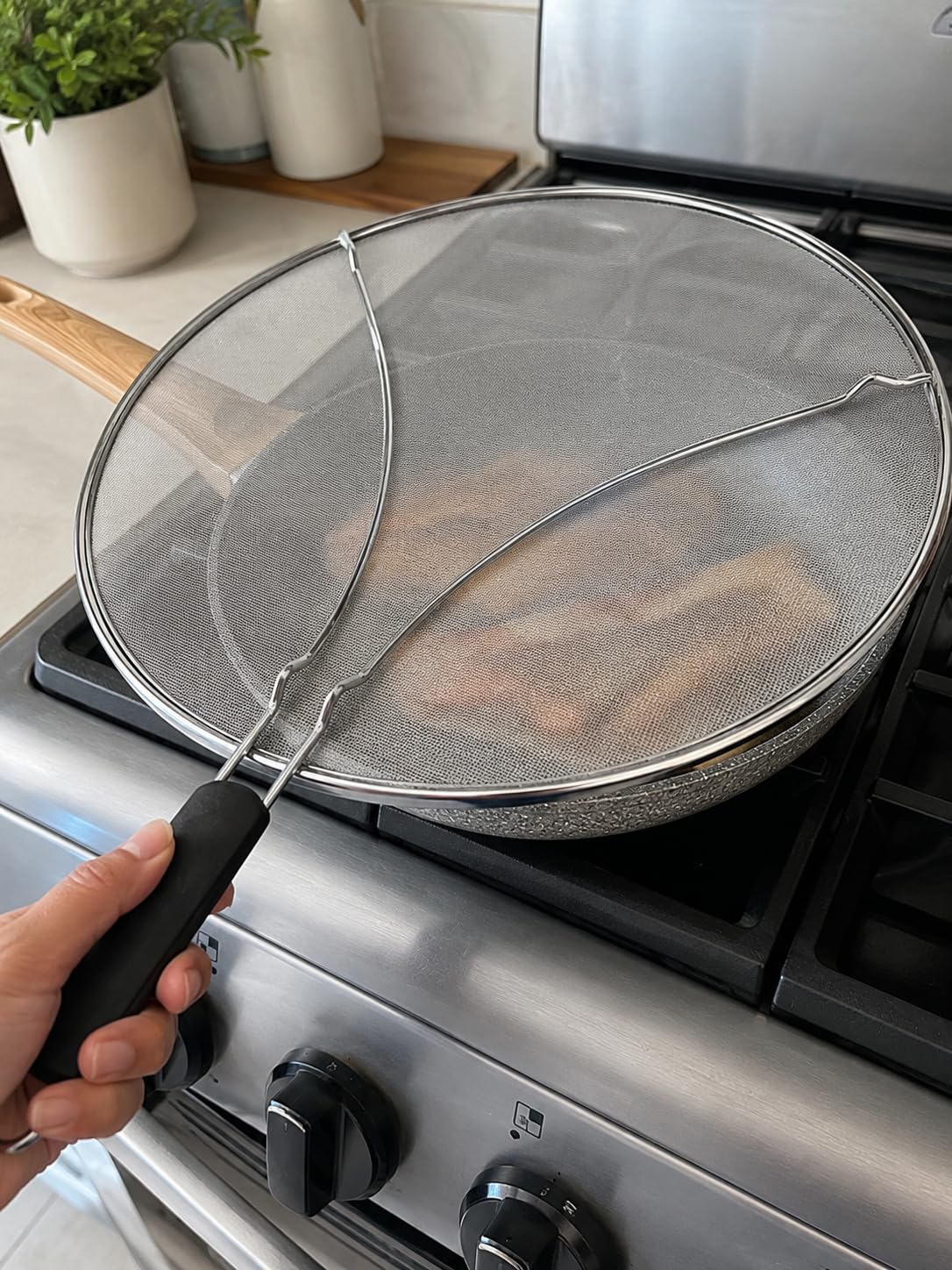 Splatter Screen for Frying Pan - 13 Inch Stainless Steel Grease Splatter Guard customer photo 1