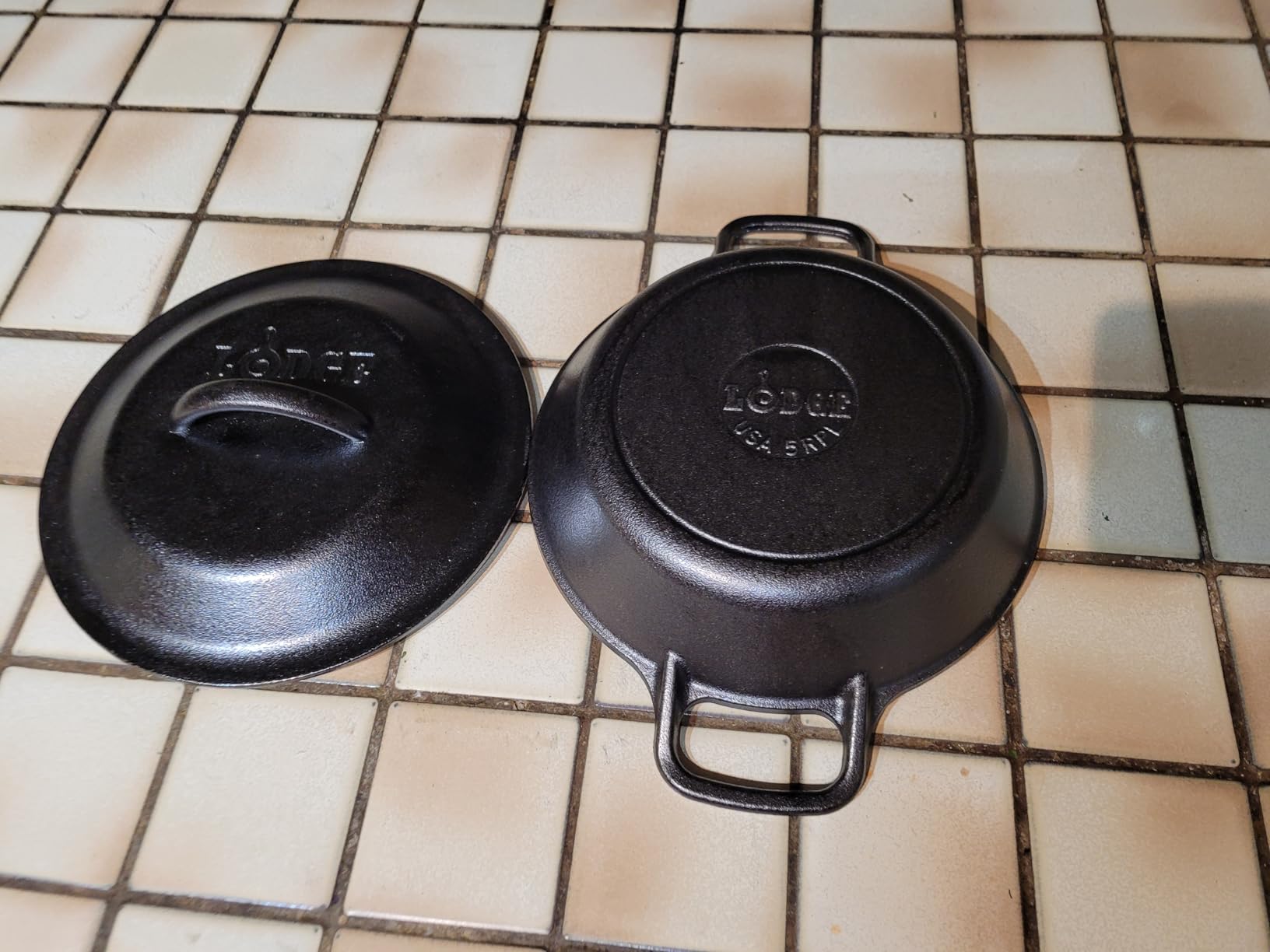Lodge Pre-Seasoned Cast Iron Dual Handle Pan, PFAS-Free, 12 Inches | Cast Iron Dual Handle Pan, Oven & Stovetop Safe, Non-Toxic, Induction Compatible, Made in USA, Naturally Nonstick customer photo 2