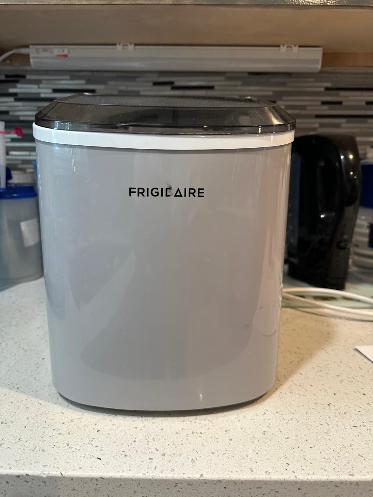 FRIGIDAIRE EFIC189-Silver Compact Ice Maker, 26 lb per Day, Silver customer photo 2