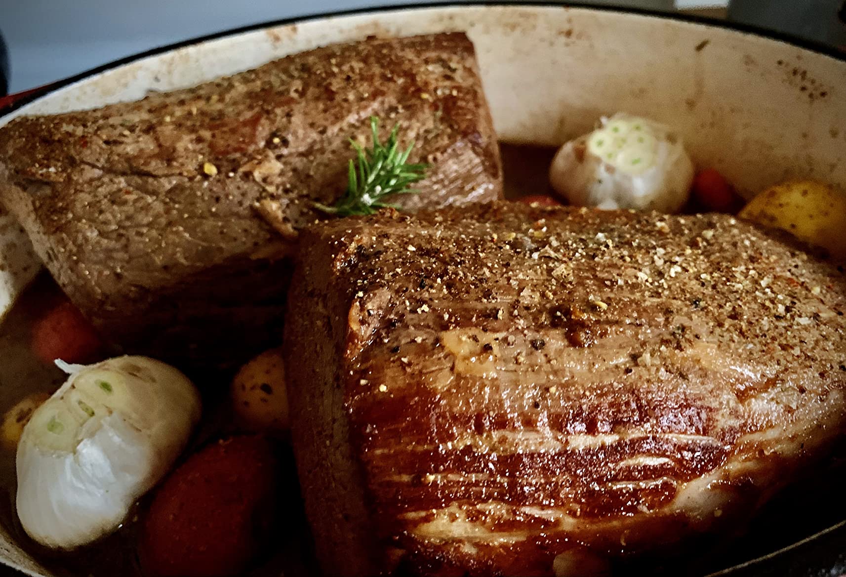 Lodge Essential Enamel Cast Iron Dutch Oven, 6 Quart, Midnight Chrome | Ideal for Bread Baking, Braising, Marinating & Slow Cooking, Features Moisture-Sealing Lid & Dual Handles customer photo 1