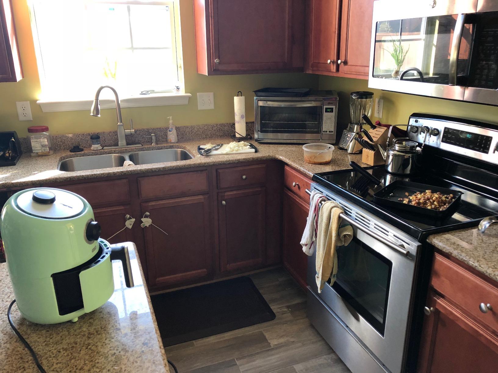 Dash Compact Air Fryer - Healthy Cooking with Auto Shut-Off Feature, Adjustable Temperature Control & Nonstick Fry Basket - Has AirCrisp® Technology - 2 Quart - Cool Grey customer photo 1