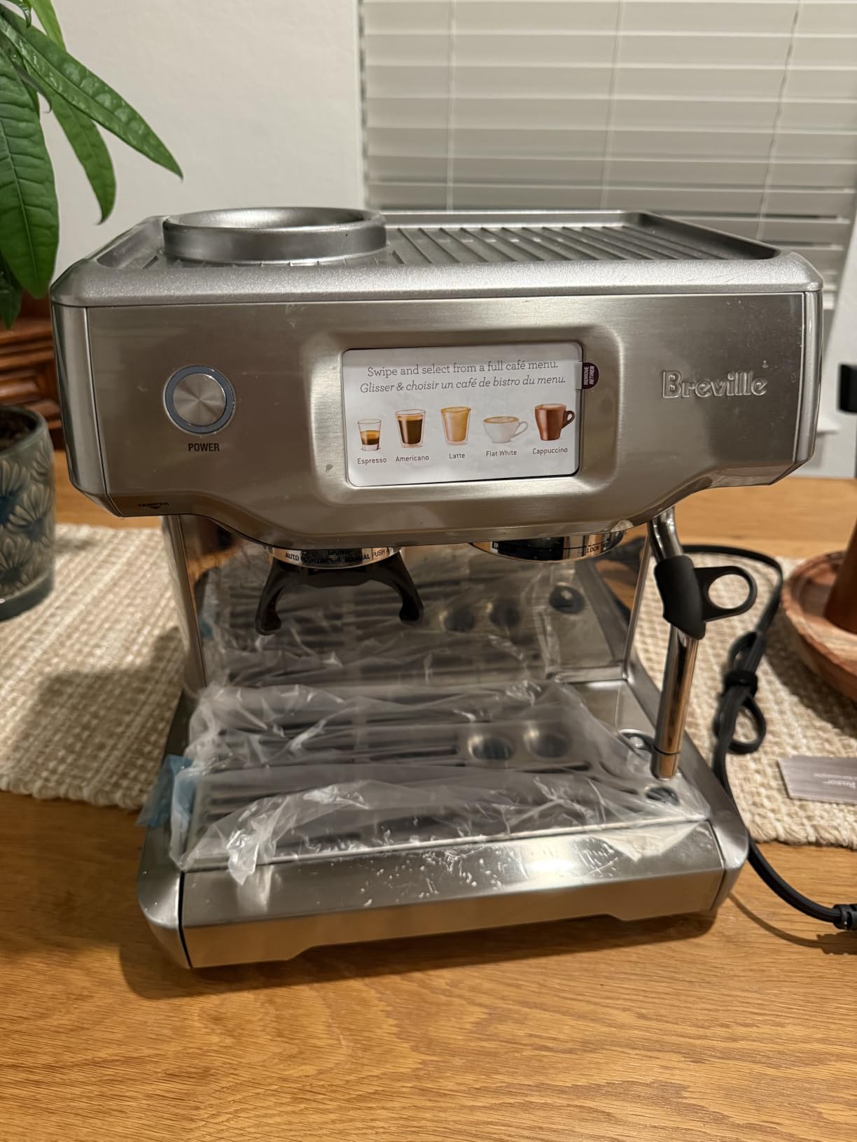 Breville BES880BSS Barista Touch Espresso Machine, Brushed Stainless Steel - Pull barista-quality espresso shots, lattes and cappuccinos at home with semi-automatic coffee maker with built-in grinder customer photo 2
