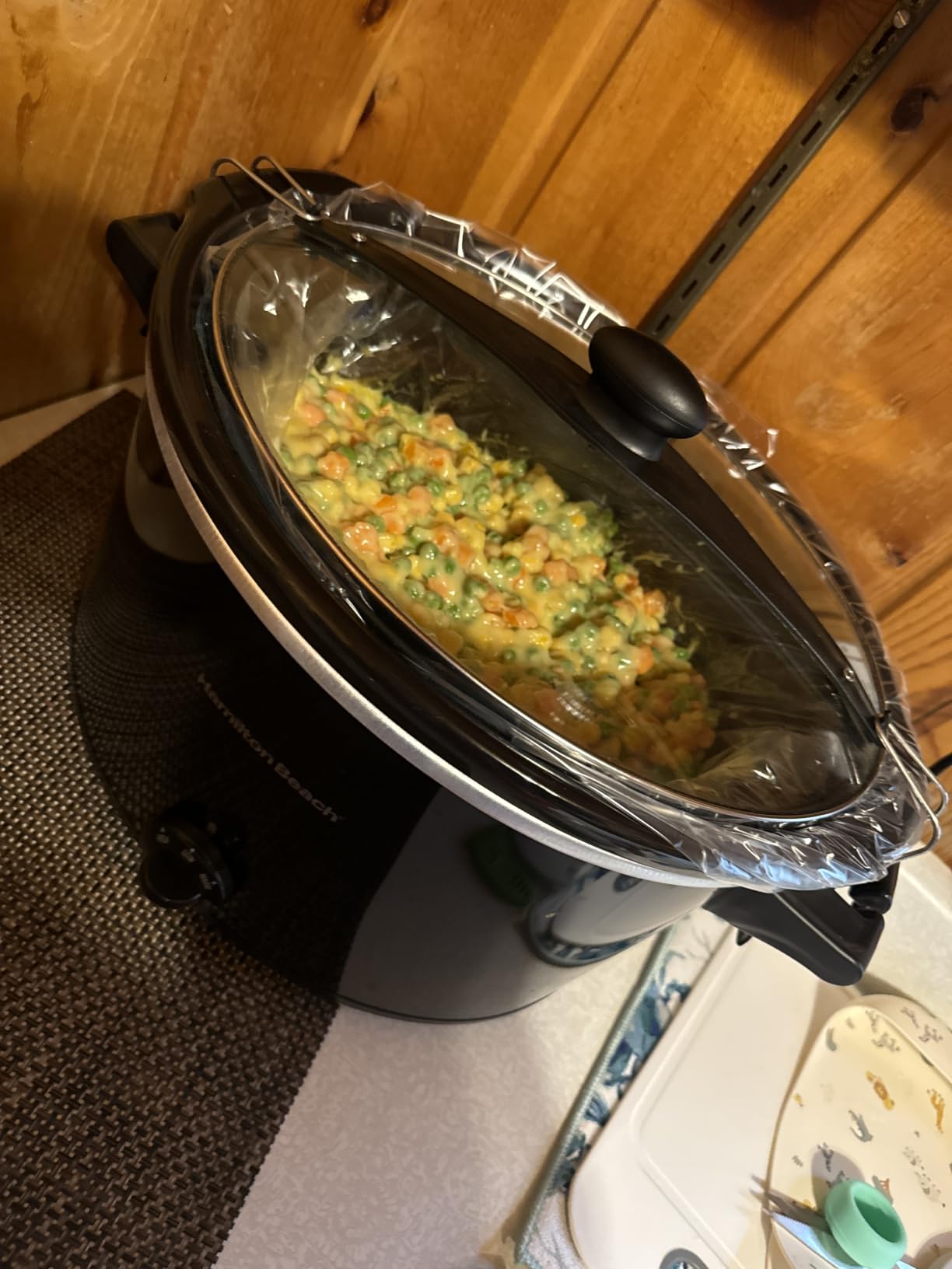 Hamilton Beach Stay or Go Extra Large 10 Quart Portable Slow Cooker, 3 Heat Settings, Lid Lock For Mess-Free Travel, Dishwasher-Safe Stoneware Crock & Glass Lid, Black customer photo 2