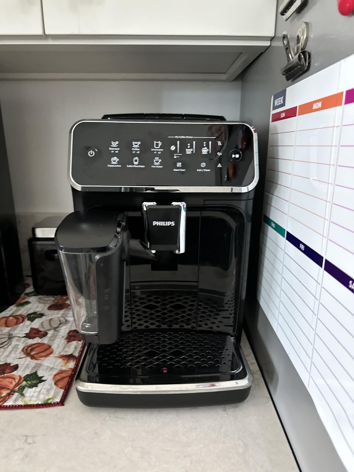 Philips 3200 Series Fully Automatic Espresso Machine with LatteGo Milk Frother, EP3241/54 customer photo 2
