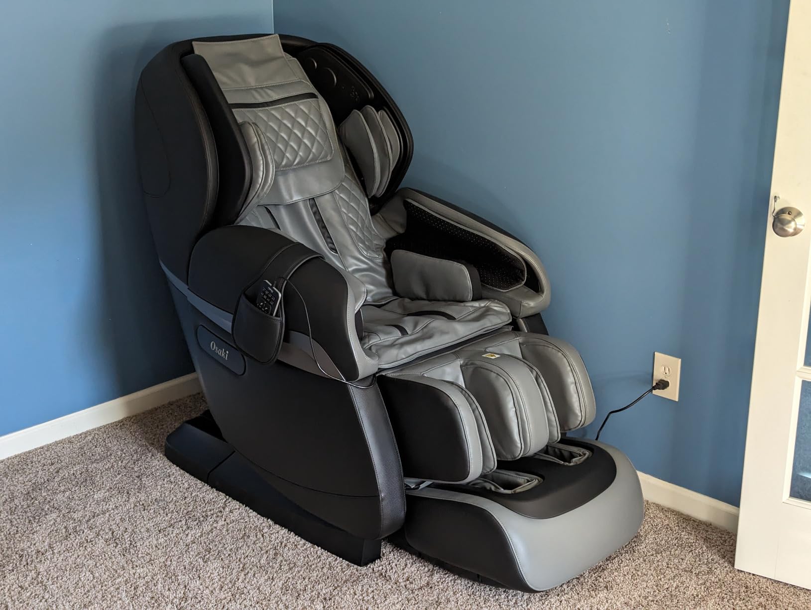 Osaki Pro OS-4D Paragon | Beige | Massage Chair | Multi-Angle L-Track 4D Massage | Zero Gravity | Space Saving | Heating Foot Roller | Voice Recognition customer photo 4
