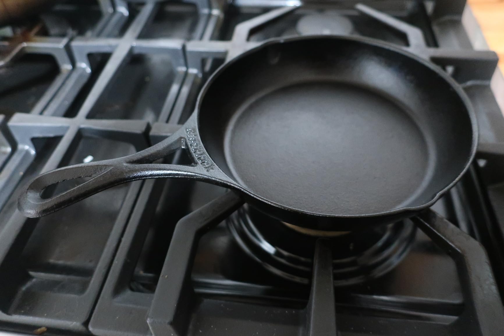 Lodge Blacklock 12 Inch Lightweight Cast Iron Skillet | Triple-Seasoned & Easy-Release Surface customer photo 1