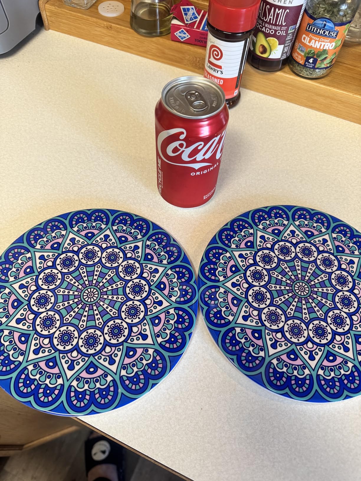 Ceramic Trivet for Hot Pots and Pans, Large Heat Resistant Mats with Cork Base, Trivets for Hot Dishes, Extra Thick, Round 7.9 Inch, Set of 2 customer photo 1