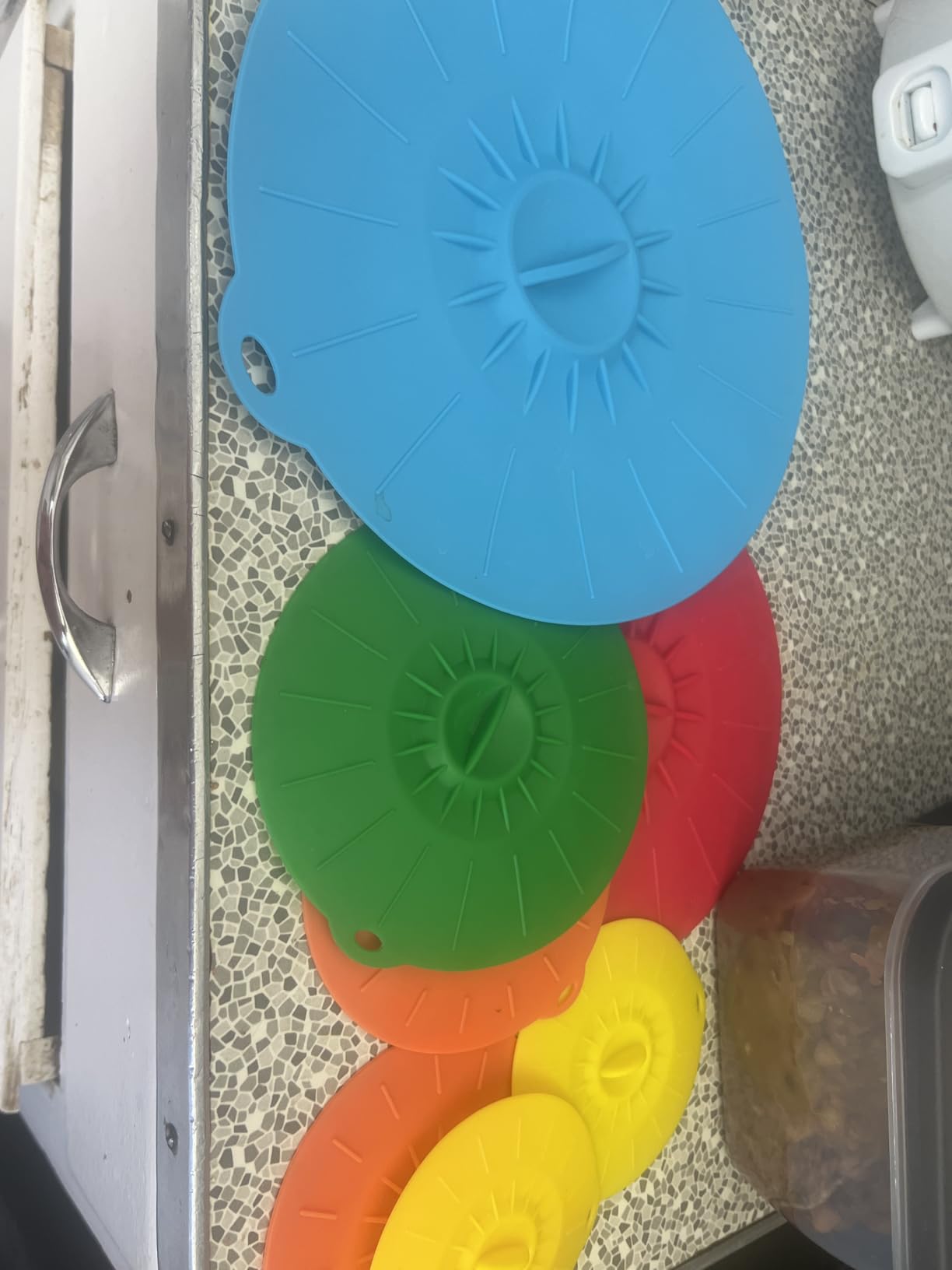 7 Pack Silicone Lids Microwave Splatter Cover, 5 Sizes Reusable Heat Resistant Suction Lids for Bowls Plates Pots Pans Oven Fridge, BPA Free, Ideal Mother's Gift customer photo 1