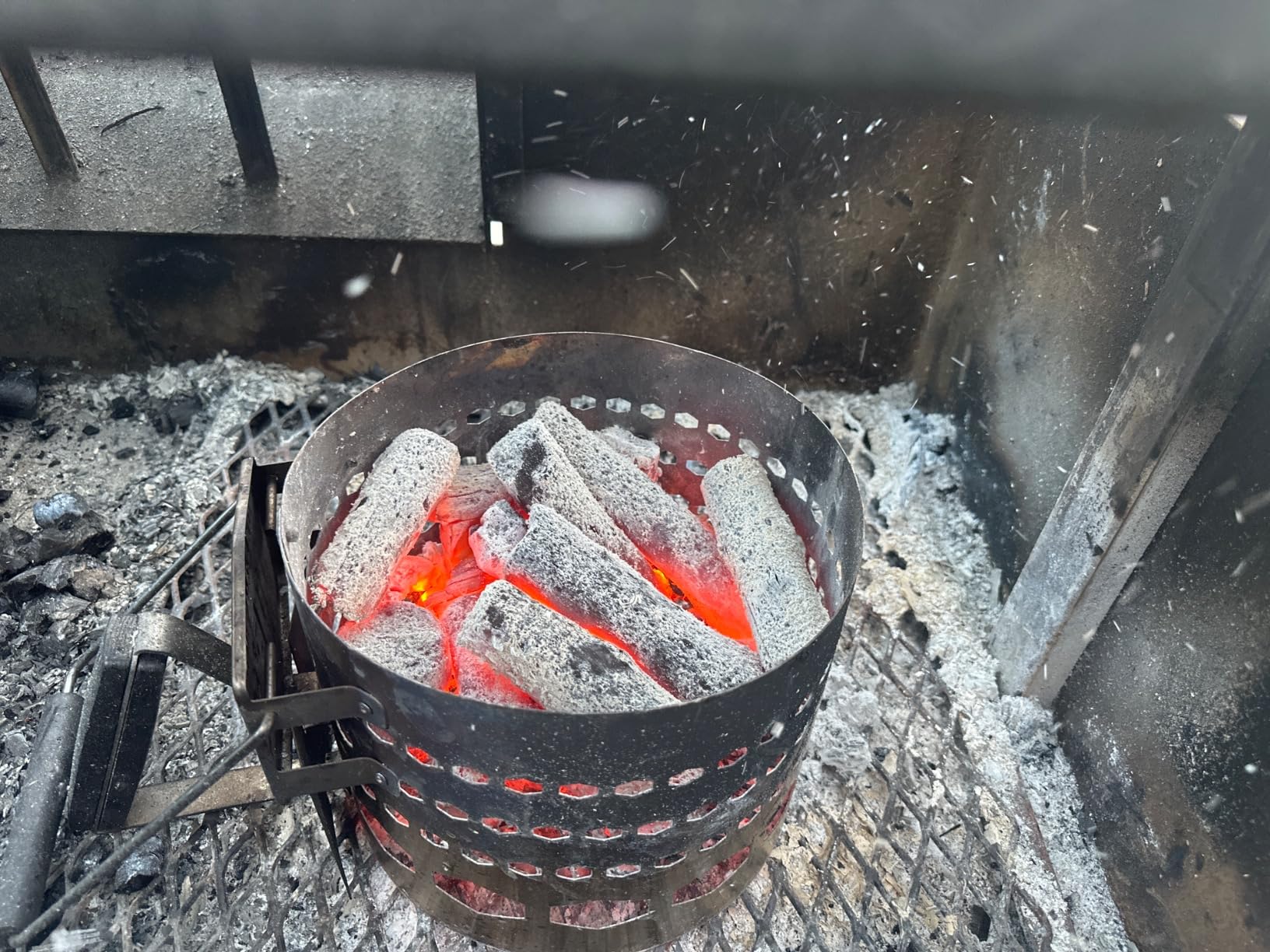 Binchotan Charcoal 11 lbs - Premium Japanese Grill Style Hardwood, 95% Carbon, Smokeless High-Heat, Long Burn for Yakitori, Reusable customer photo 1