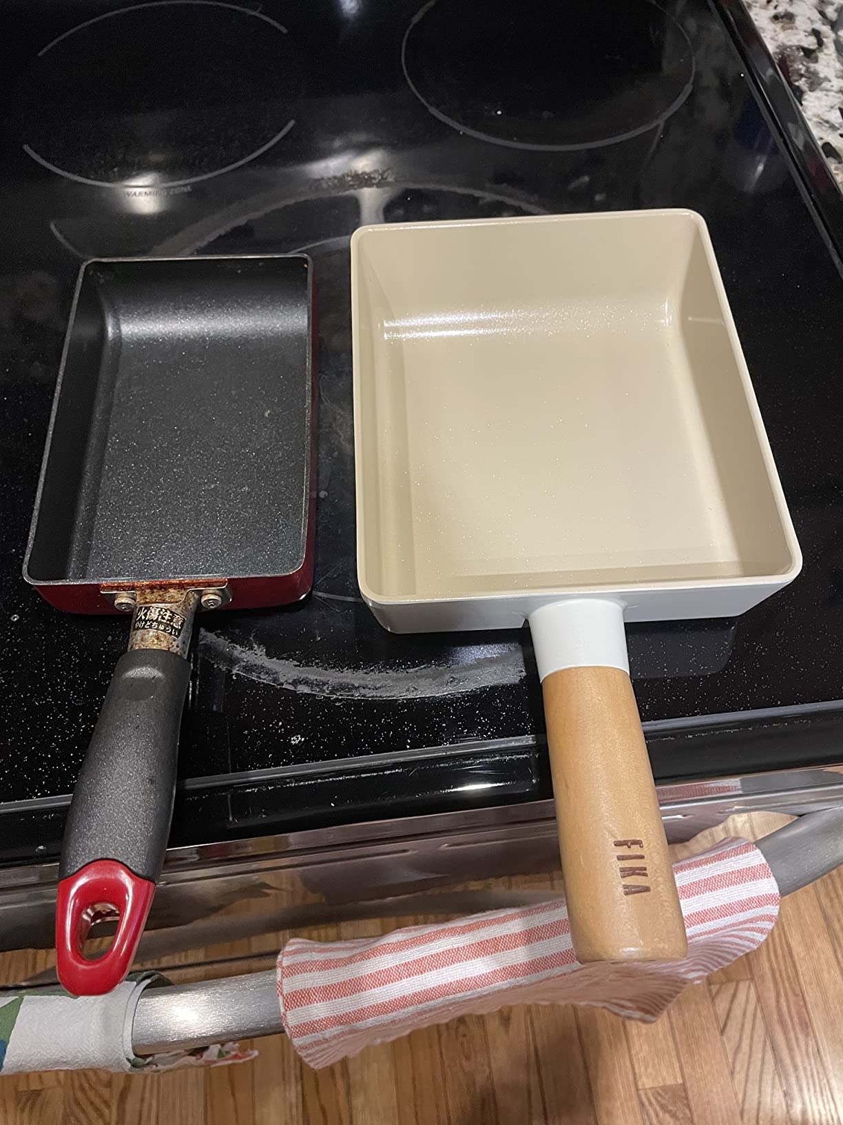 FIKA 6-Inch Nonstick Tamagoyaki Egg Pan, Japanese Omelette Pan for Rolled Eggs, Rectangular Frying Pan with Wooden Handle, Induction Compatible, Made in Korea (15cm) customer photo 1