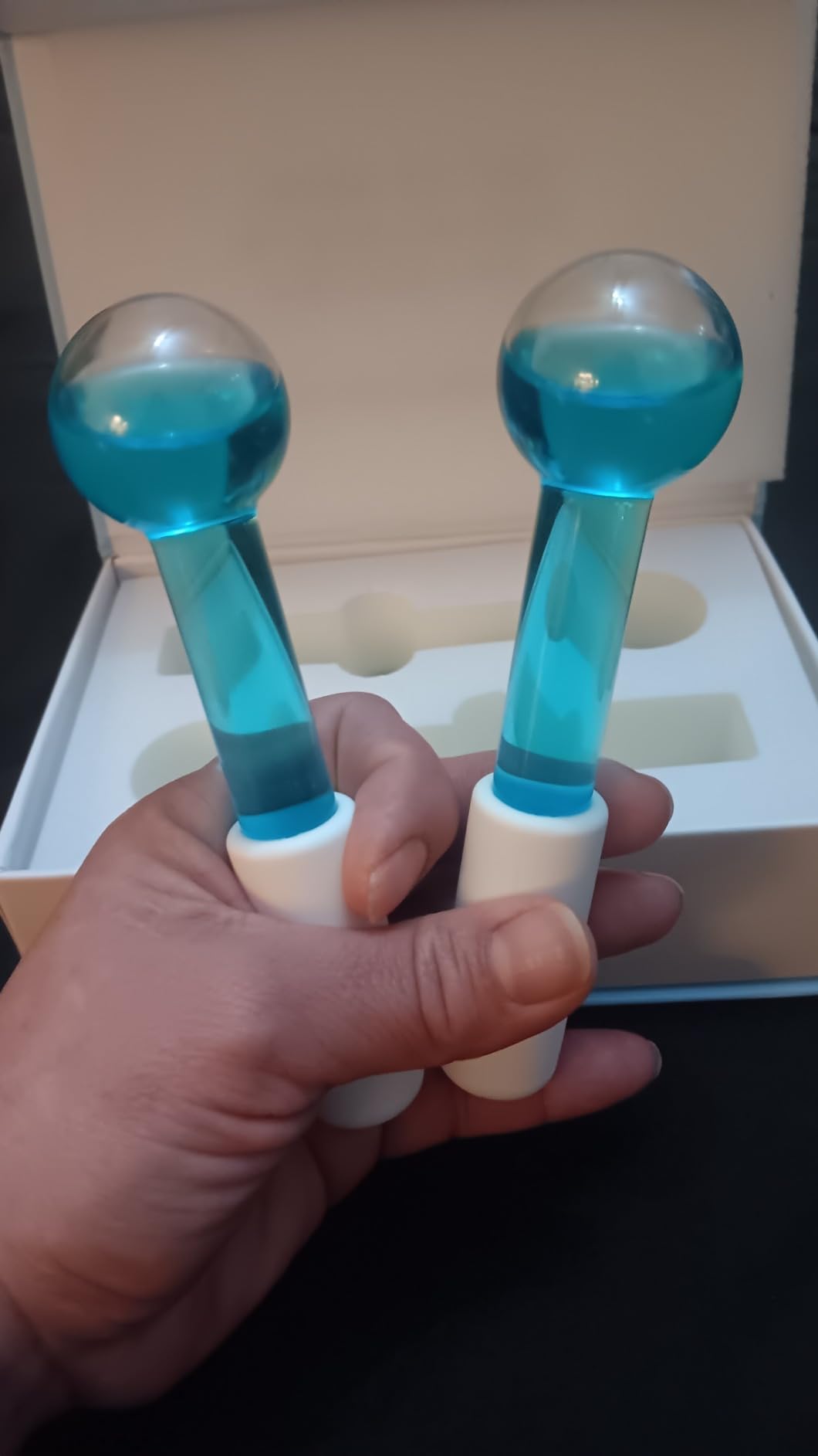 ICE Globes Small Balls for Eyes, 2 PCS Blue Facial Globes for Massage Tool, Facial Roller Cold Skin Massagers, Tighten Skin, Reduce Puffiness and Dark Circles, Enhance Circulation customer photo 1