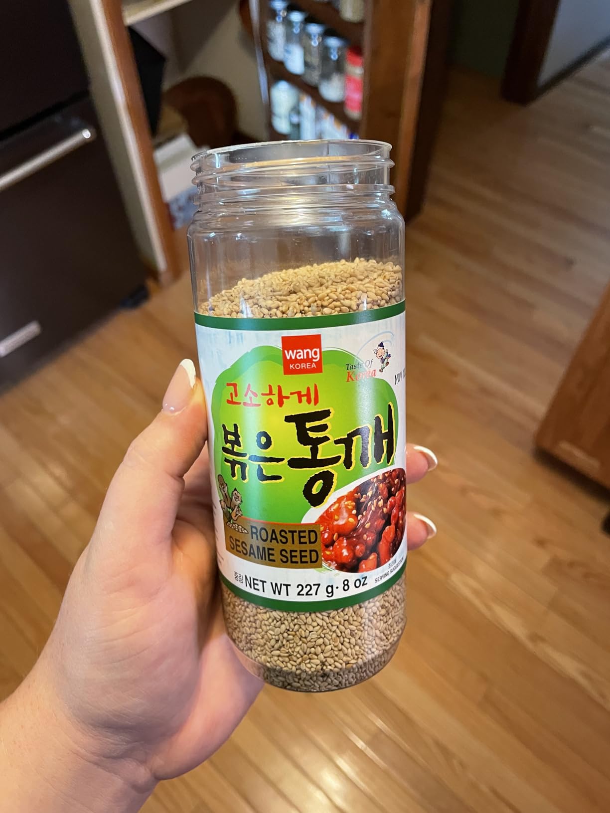 Wang Premium Roasted and Toasted Sesame Seeds | Nutty Flavor, Stir-Fry, Cooking, Baking, Natural Crunchy Topping, 8 Ounce customer photo 1