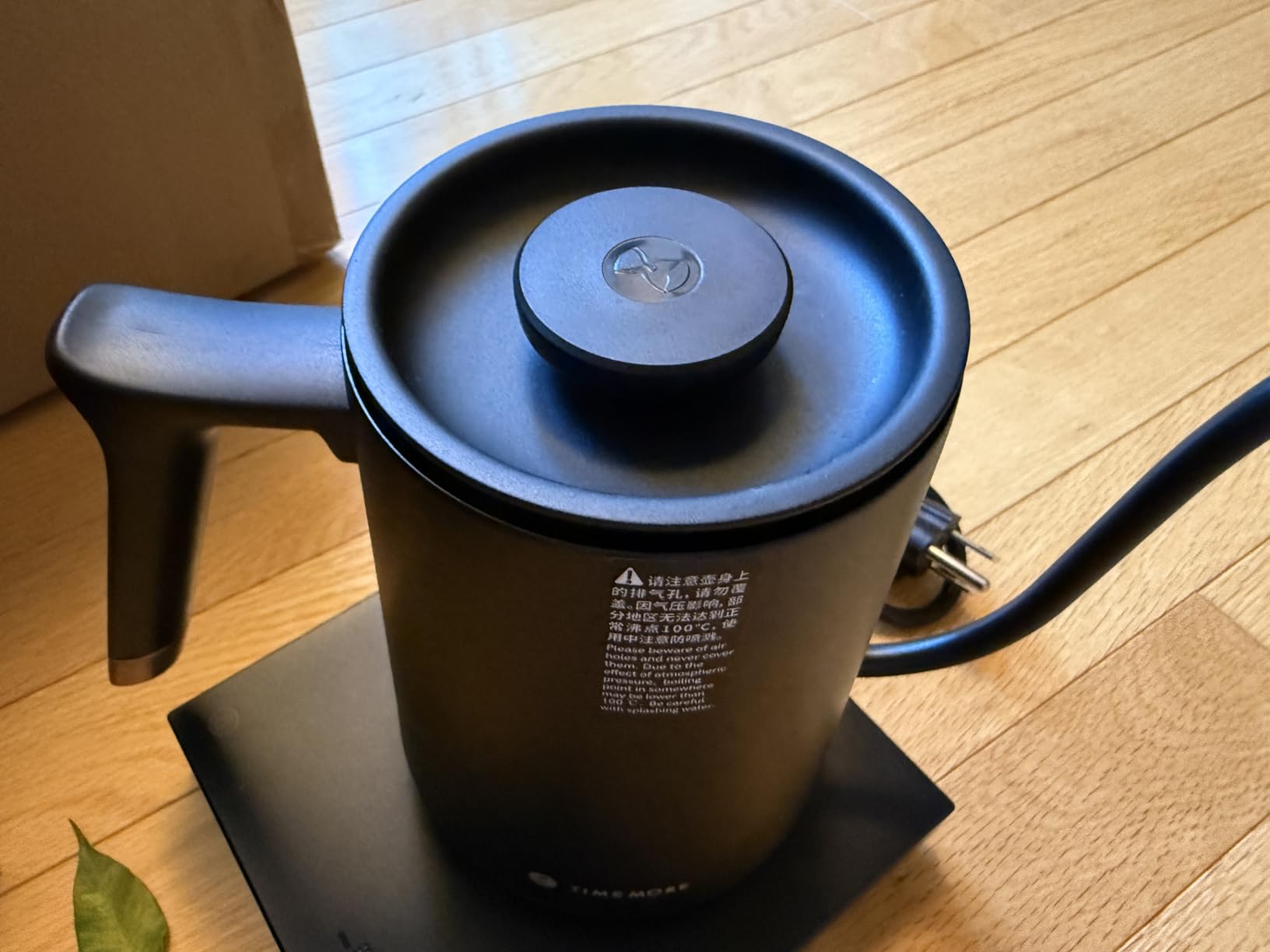 TIMEMORE Fish Smart Electric Coffee Kettle 600ML, Gooseneck Pour Over Kettle for Coffee and Tea Variable Temperature Control, Home Edition Black customer photo 1
